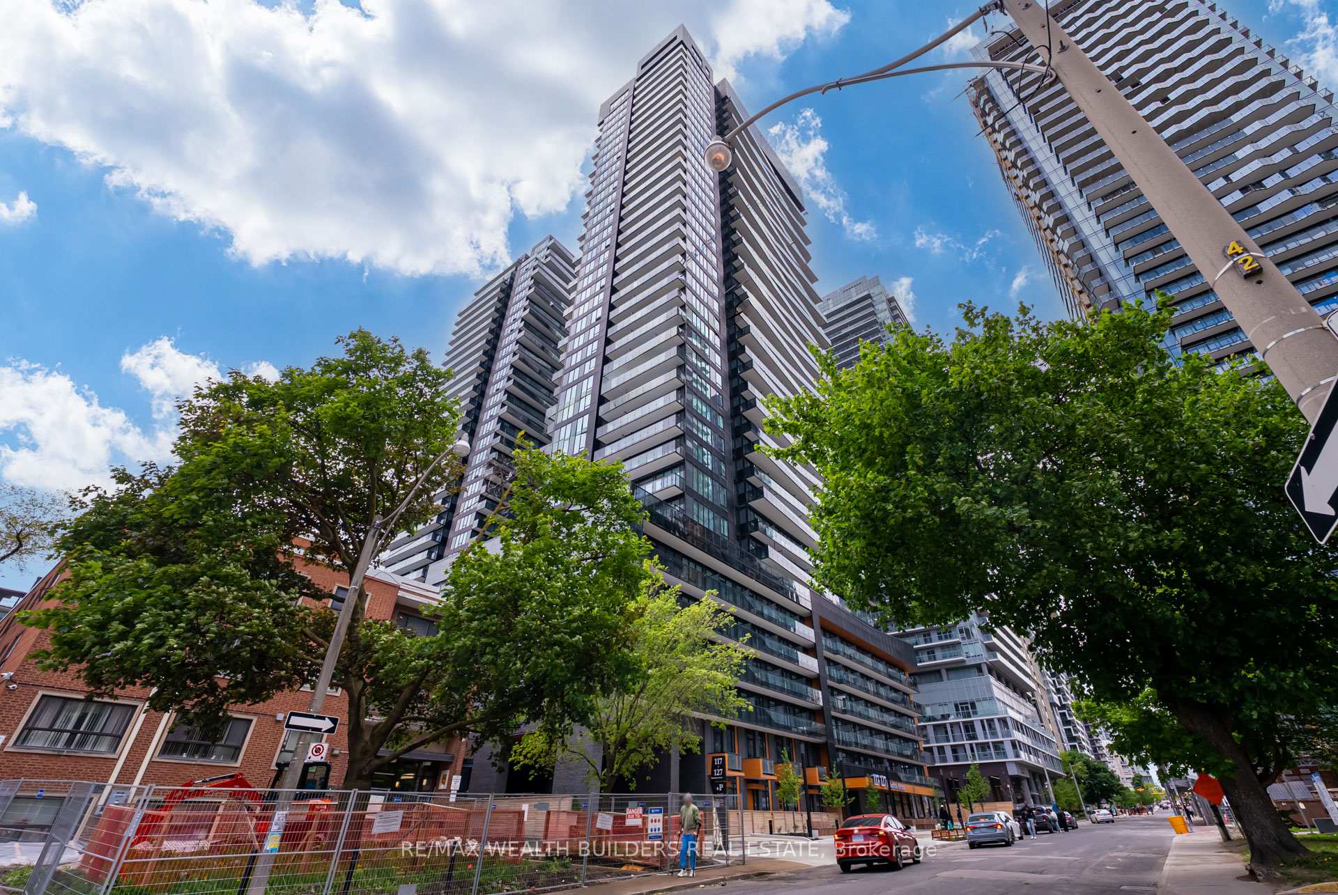 Photo 24 of Unit 305, 117 Broadway Avenue, Toronto, Mount Pleasant West — HOMEH