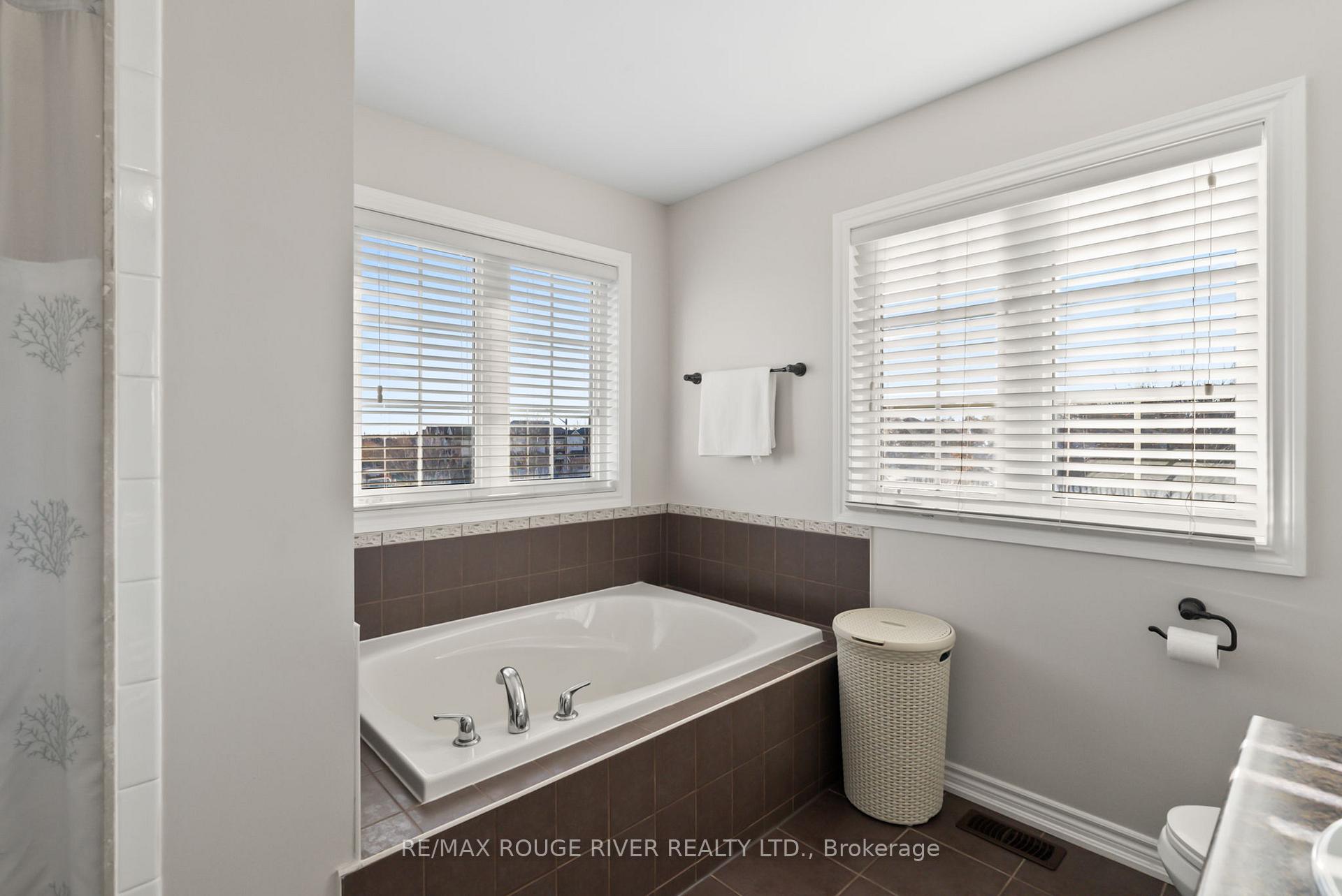 Photo 17 of 133 Swindells Street, Clarington, Bowmanville — HOMEH