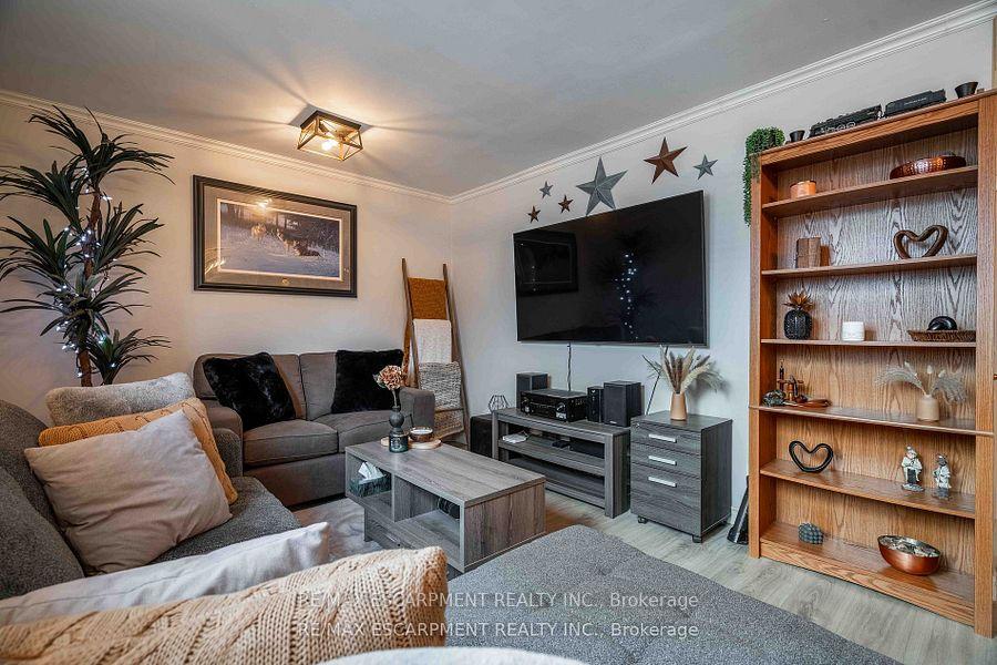 Photo 7 of Unit 9, 356 Hunter Street E, Hamilton, Stinson — HOMEH