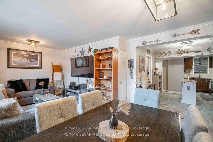 Photo 11 of Unit 9, 356 Hunter Street E, Hamilton, Stinson — HOMEH