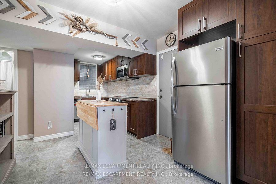 Photo 13 of Unit 9, 356 Hunter Street E, Hamilton, Stinson — HOMEH