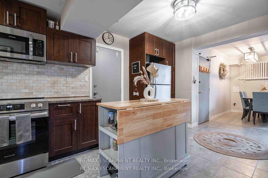 Photo 18 of Unit 9, 356 Hunter Street E, Hamilton, Stinson — HOMEH
