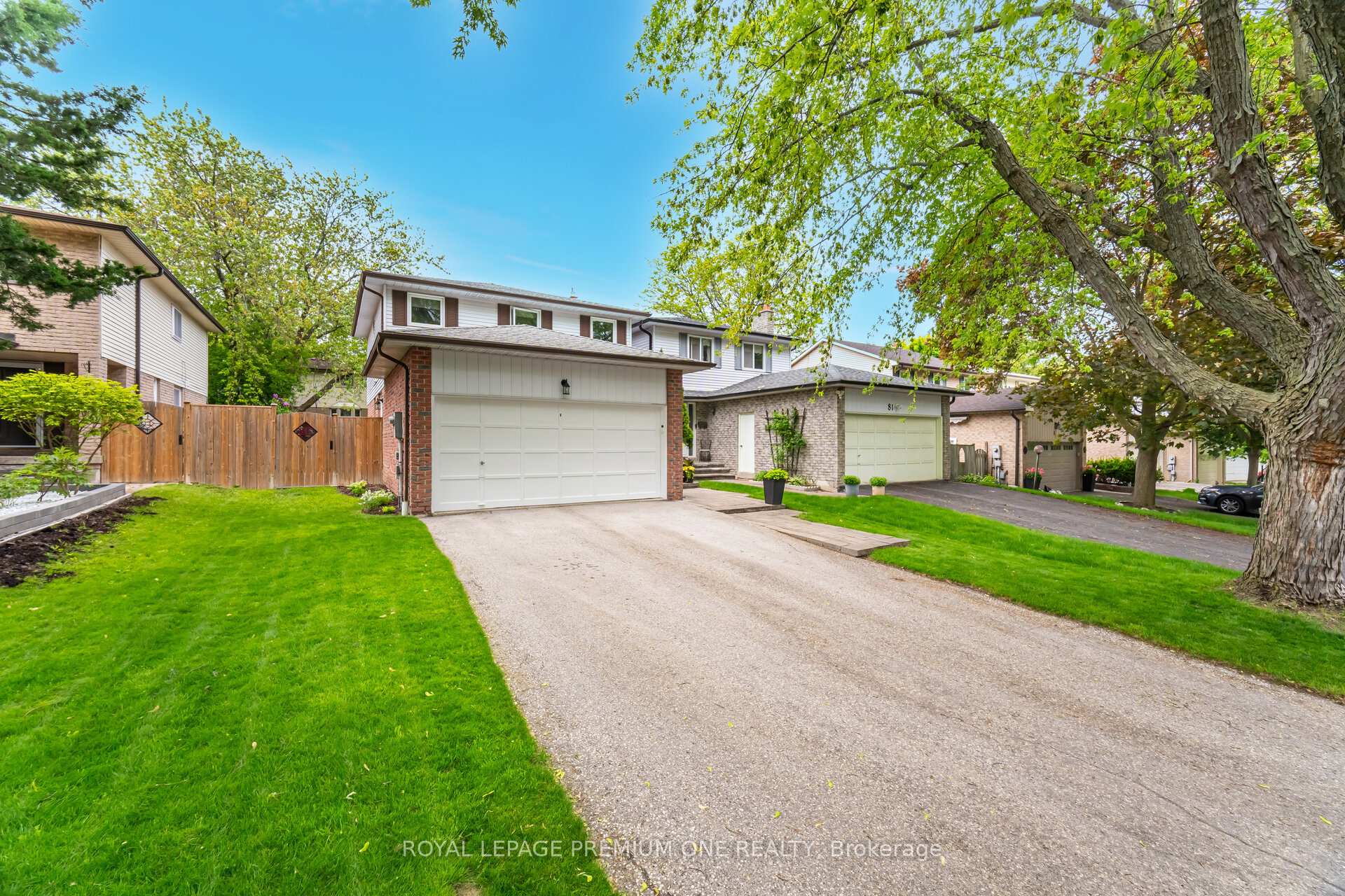 Photo 2 of 79 Bishop Crescent, Markham, Markham Village — HOMEH