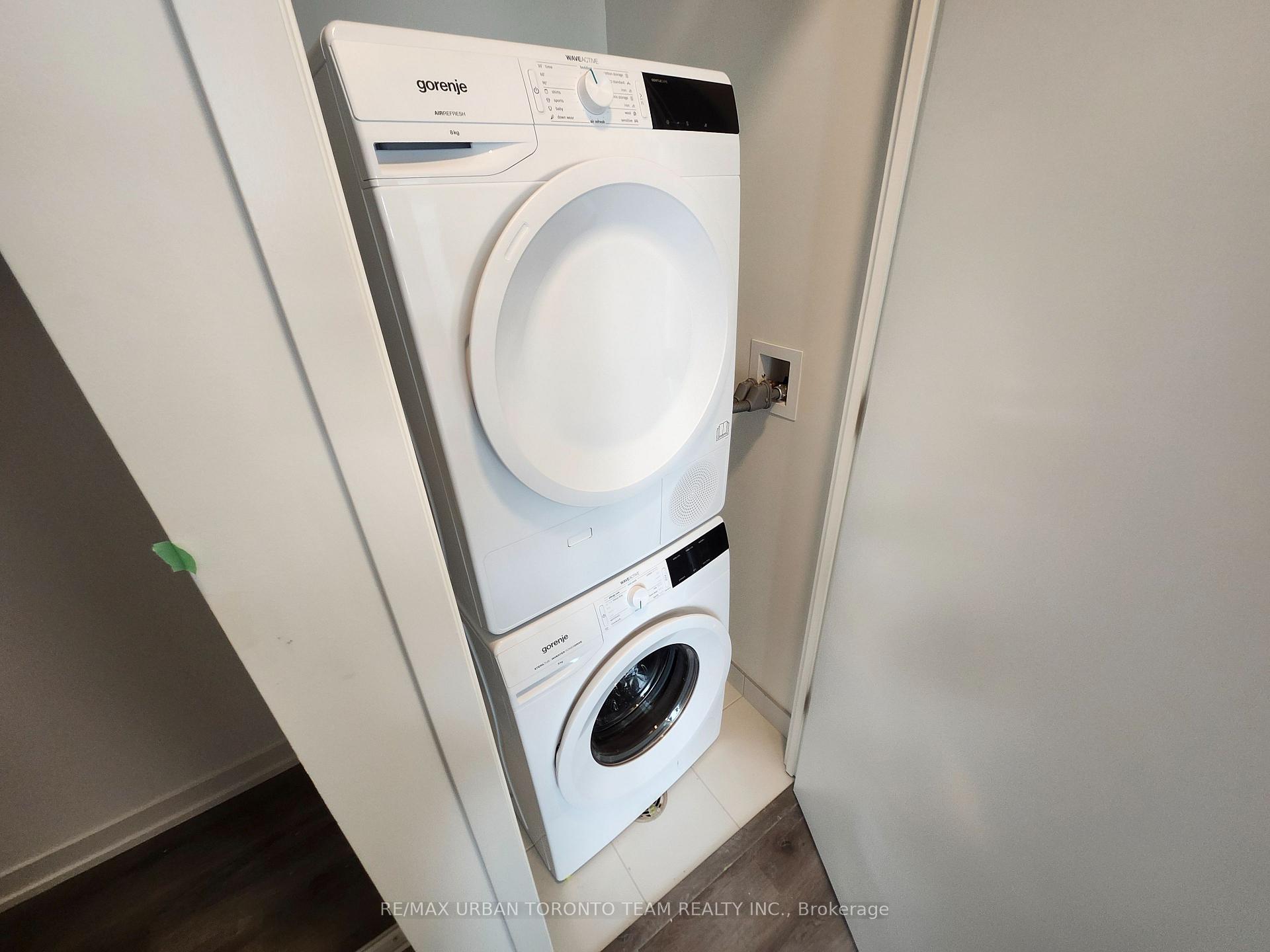 Photo 8 of Unit 1203, 28 Interchange Way, Vaughan, Vaughan Corporate Centre — HOMEH