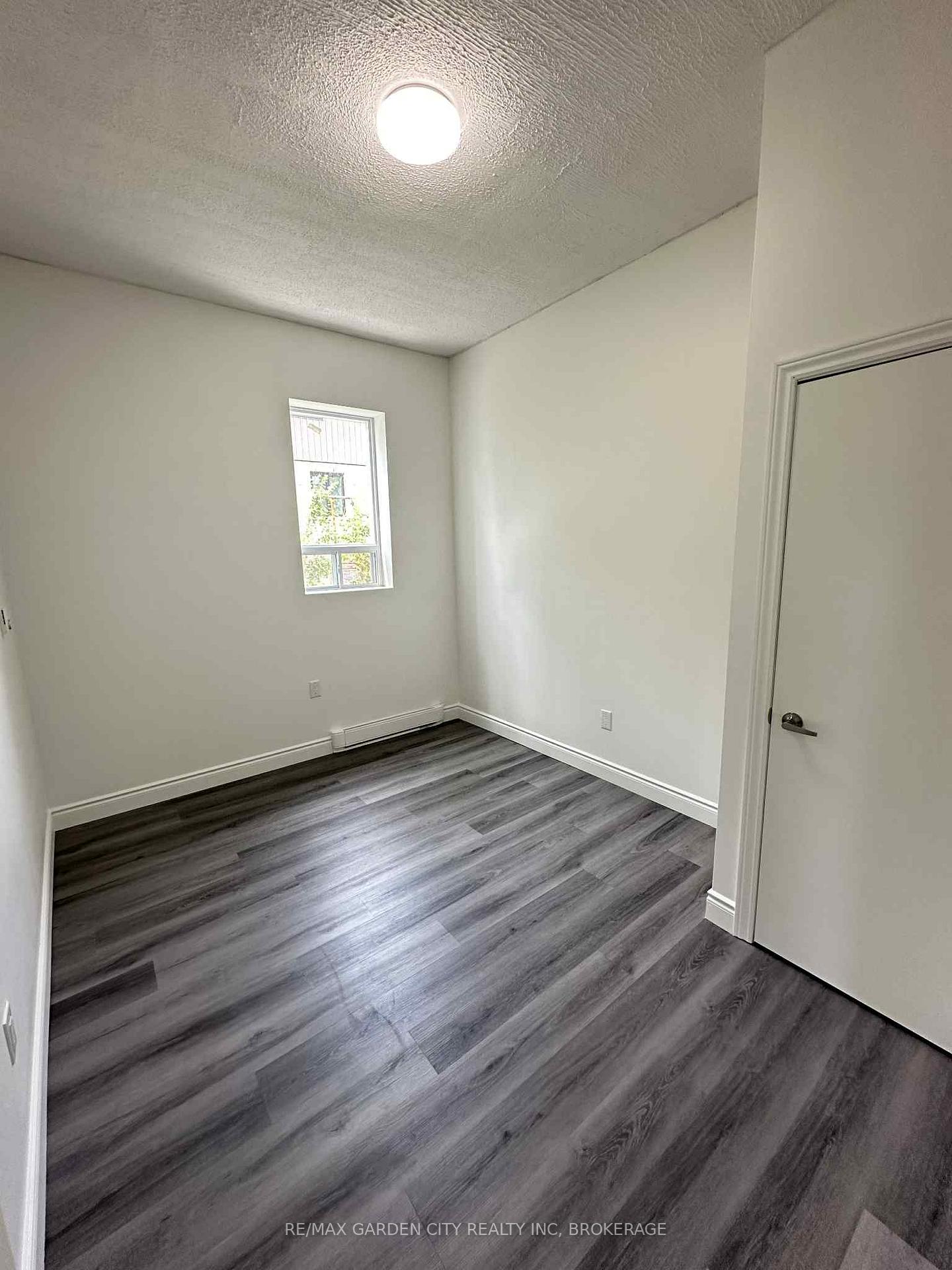 Photo 4 of Unit Unit #2, 43 Norwich Road, Hamilton, Stoney Creek — HOMEH