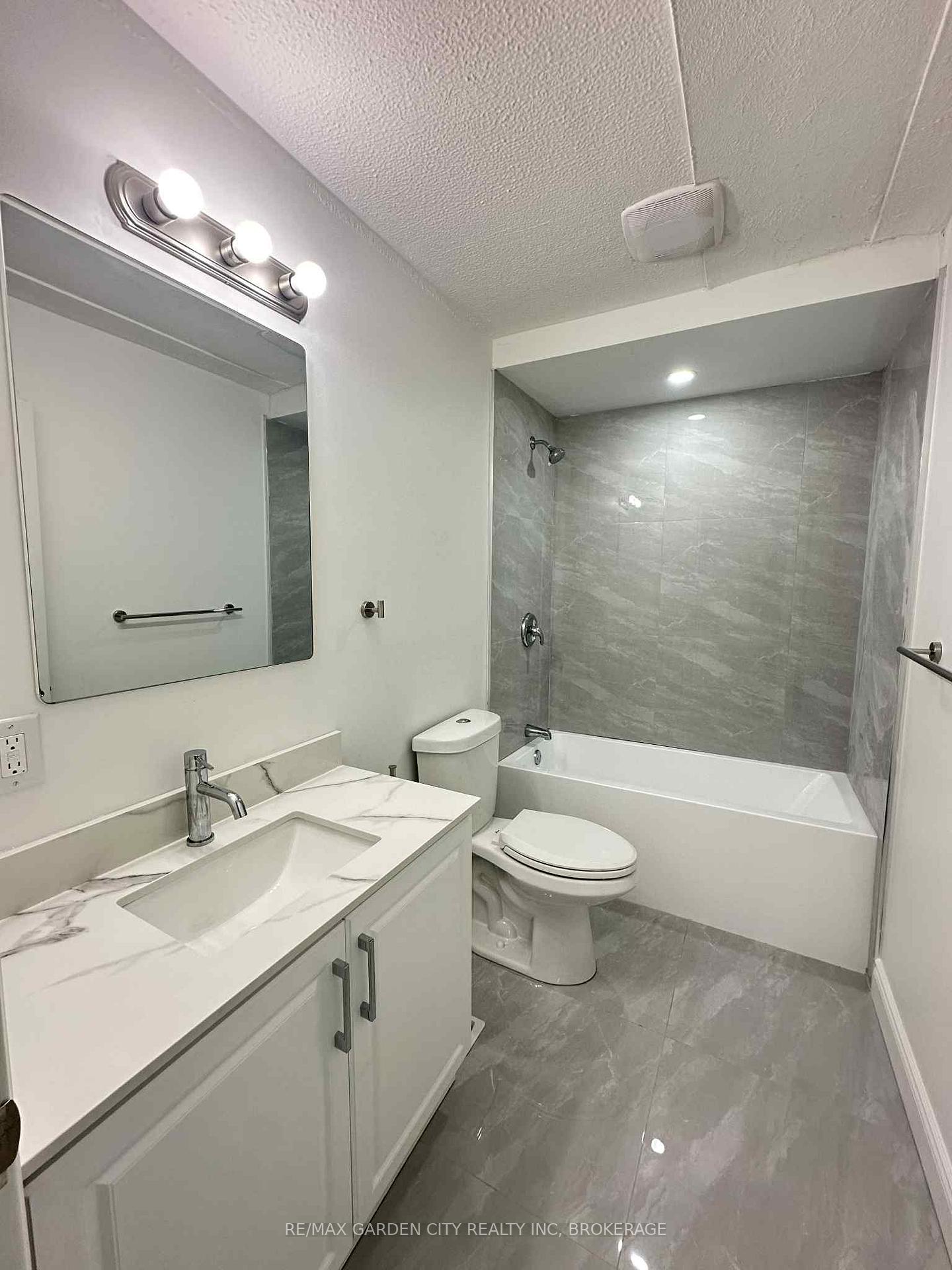 Photo 6 of Unit Unit #2, 43 Norwich Road, Hamilton, Stoney Creek — HOMEH