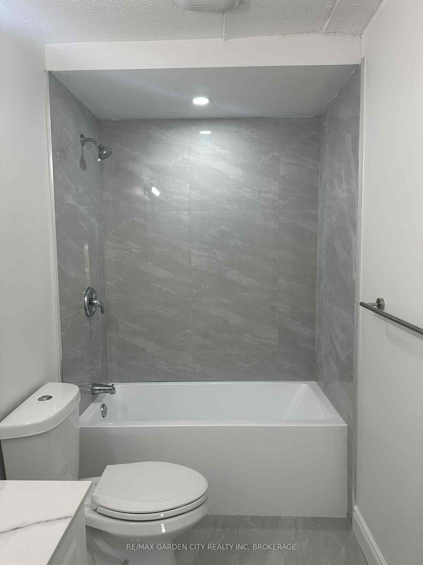 Photo 12 of Unit Unit #2, 43 Norwich Road, Hamilton, Stoney Creek — HOMEH