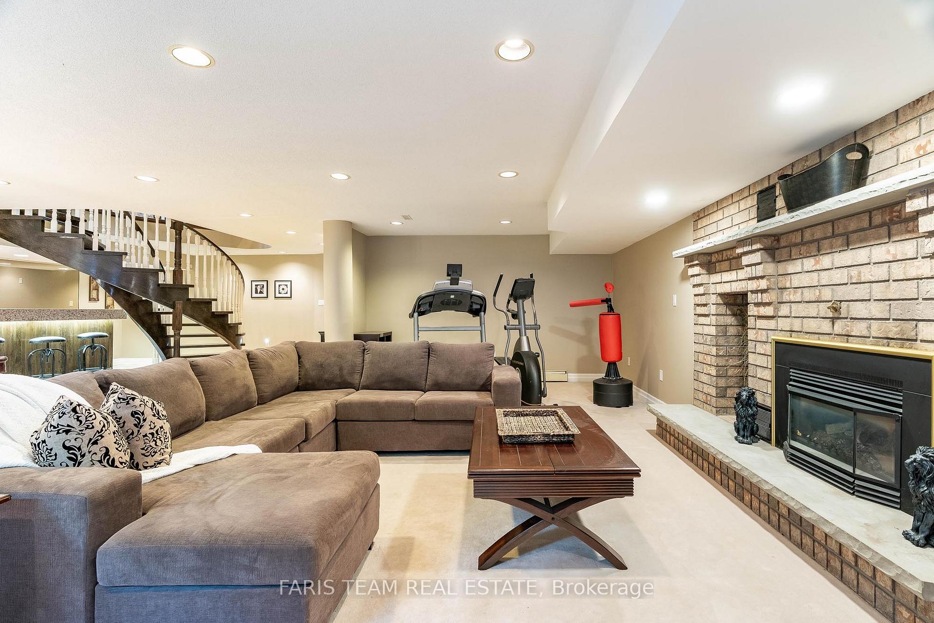 Photo 28 of 1826 Quantz Crescent, Innisfil, Rural Innisfil — HOMEH