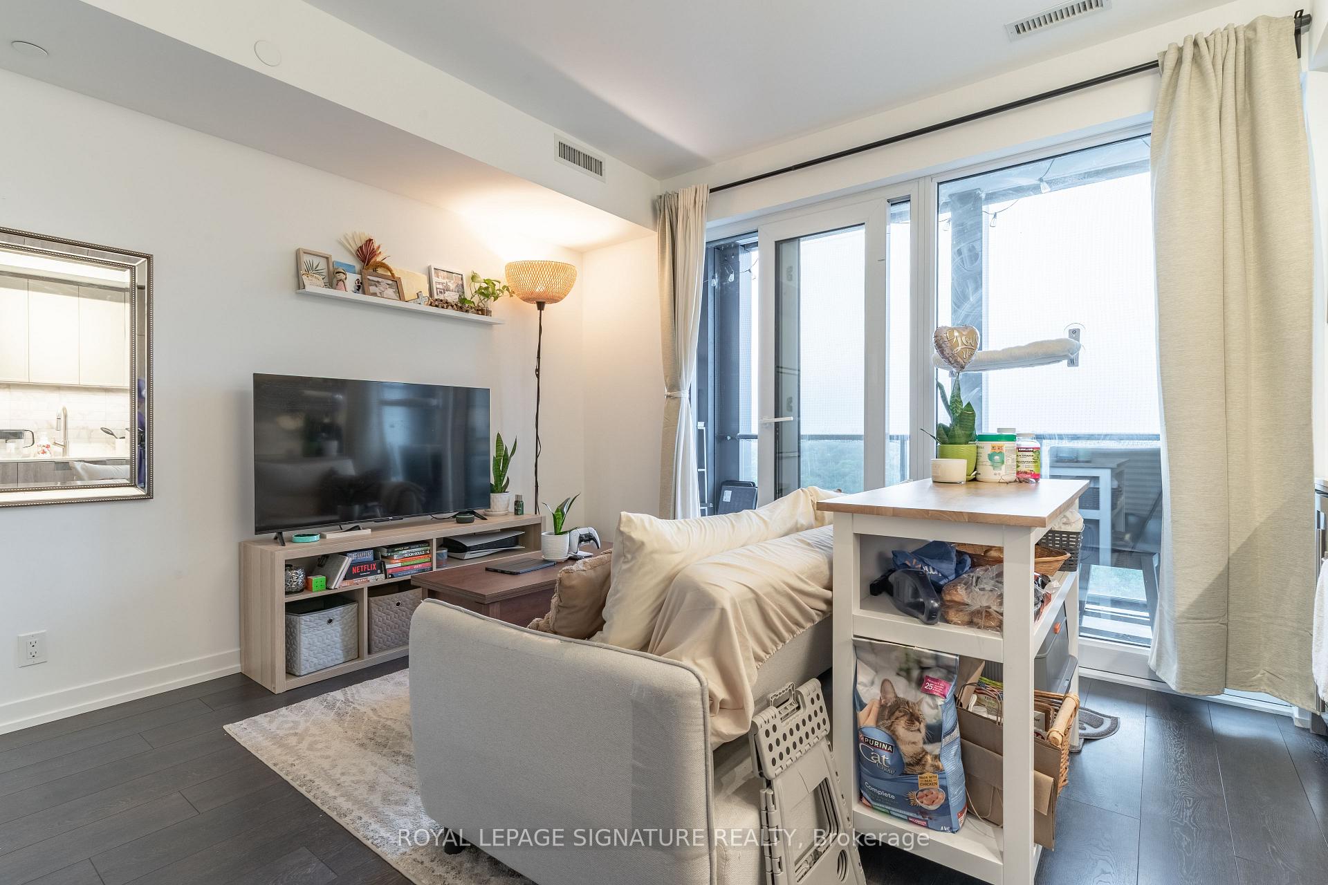 Photo 4 of Unit 1709, 2020 Bathurst Street, Toronto, Humewood-Cedarvale — HOMEH