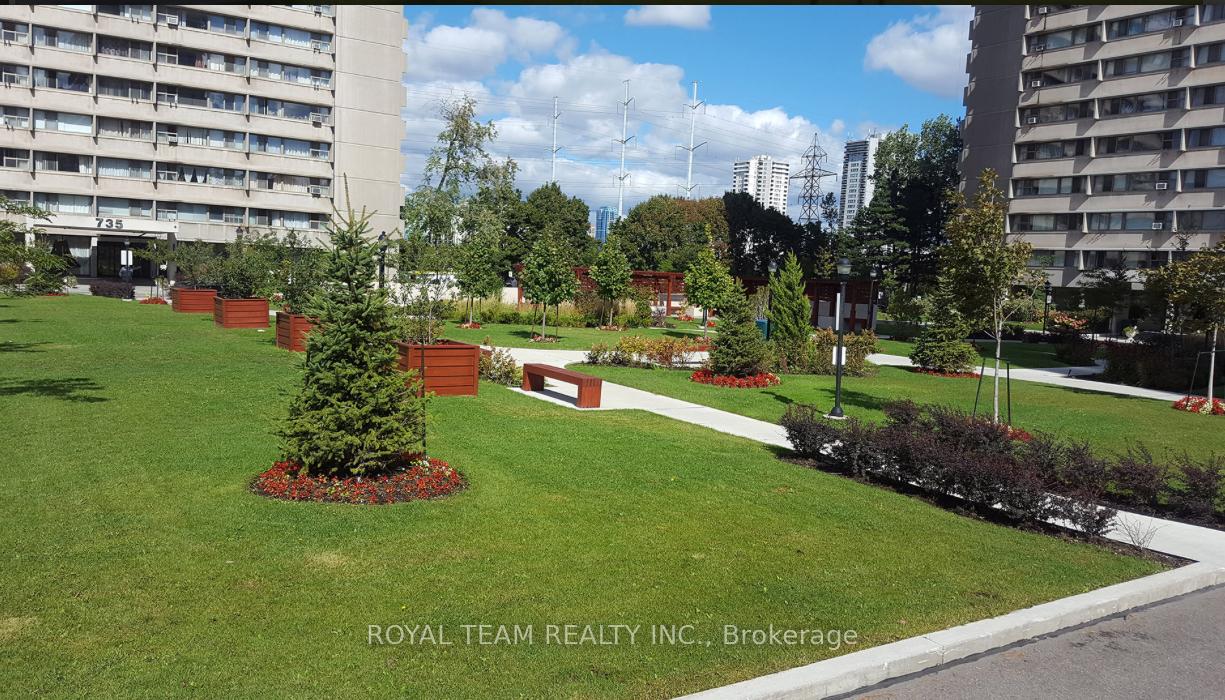 Front of Unit 201, 735 Don Mills Road