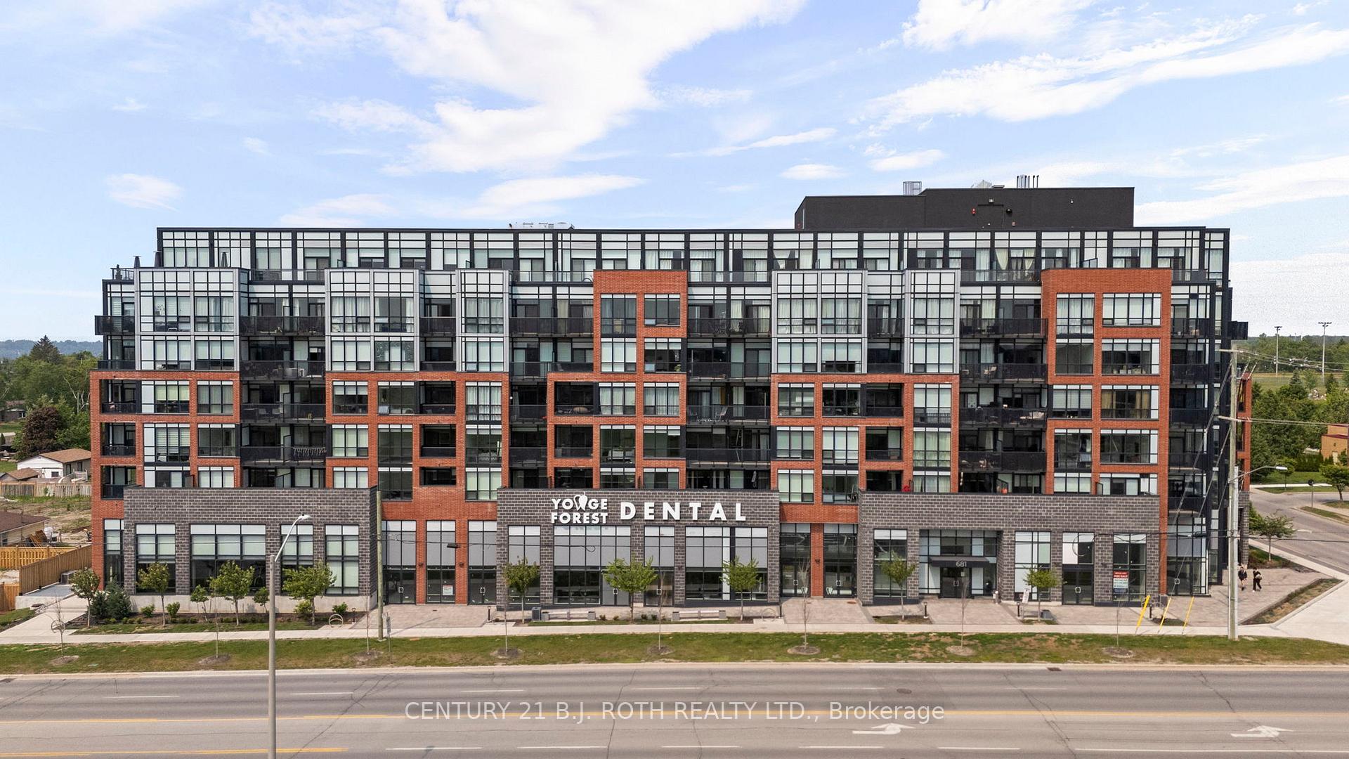 Front of Unit 720, PH 681 Yonge Street