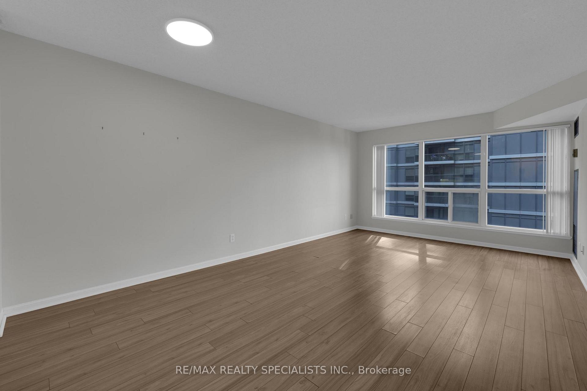 Photo 3 of Unit 704, 7 Carlton Street E, Toronto, Church-Yonge Corridor — HOMEH
