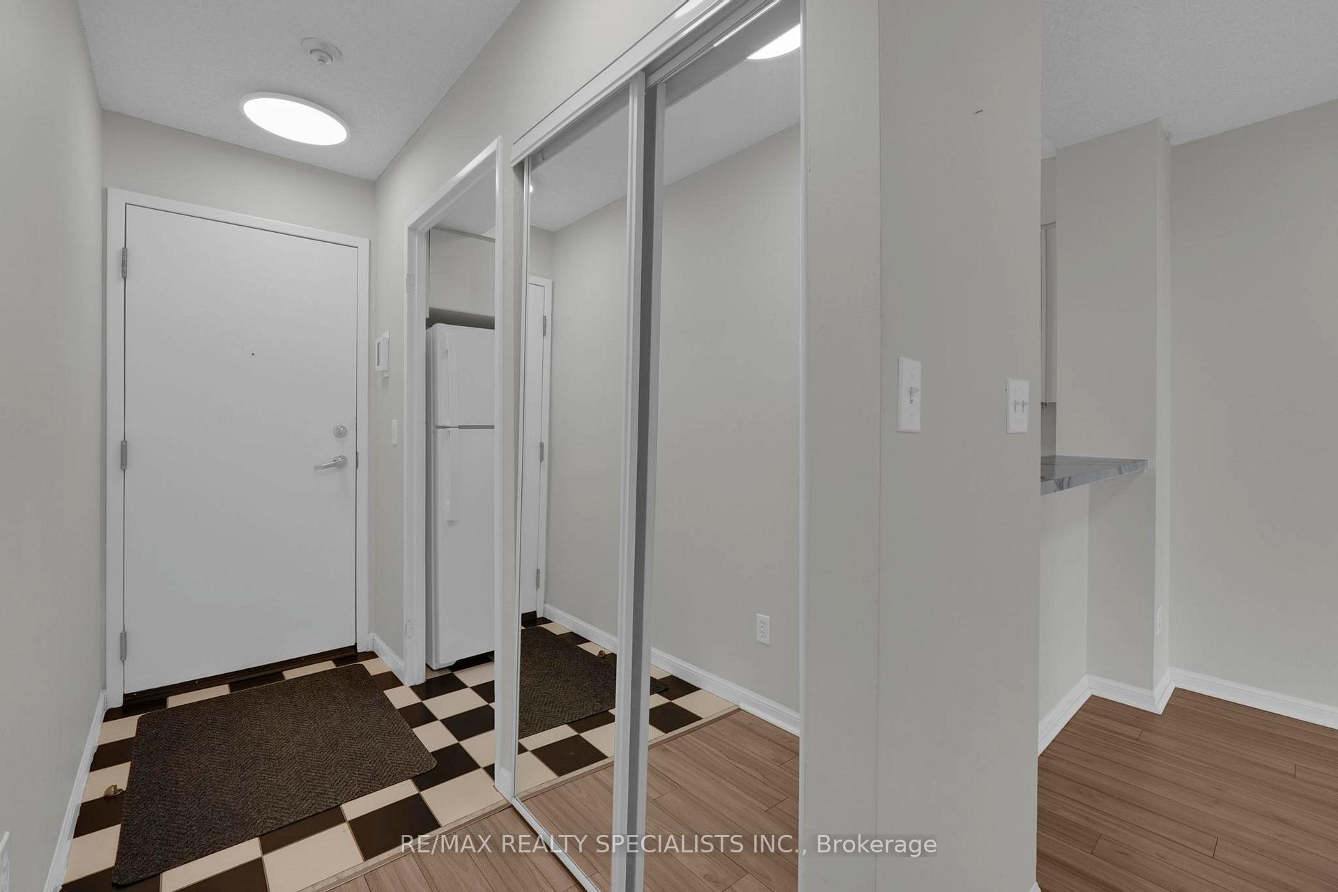 Photo 17 of Unit 704, 7 Carlton Street E, Toronto, Church-Yonge Corridor — HOMEH