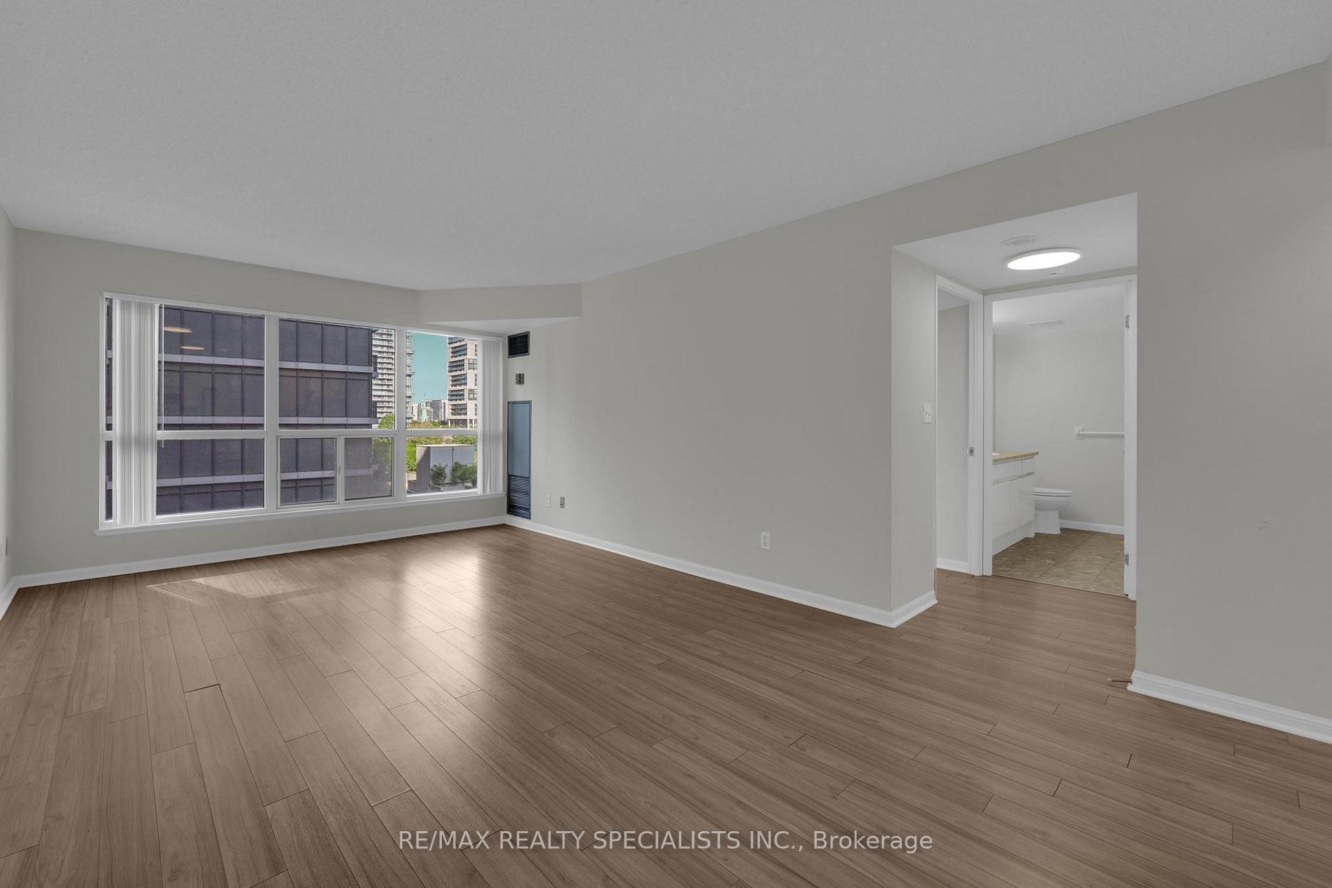 Photo 11 of Unit 704, 7 Carlton Street E, Toronto, Church-Yonge Corridor — HOMEH