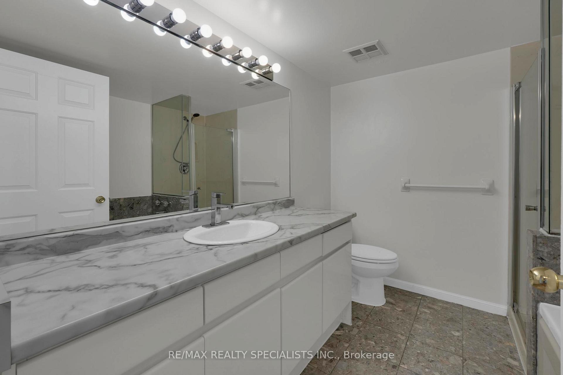 Photo 23 of Unit 704, 7 Carlton Street E, Toronto, Church-Yonge Corridor — HOMEH