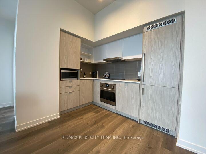Photo 3 of Unit 2211, 55 Cooper Street, Toronto, Waterfront Communities — HOMEH