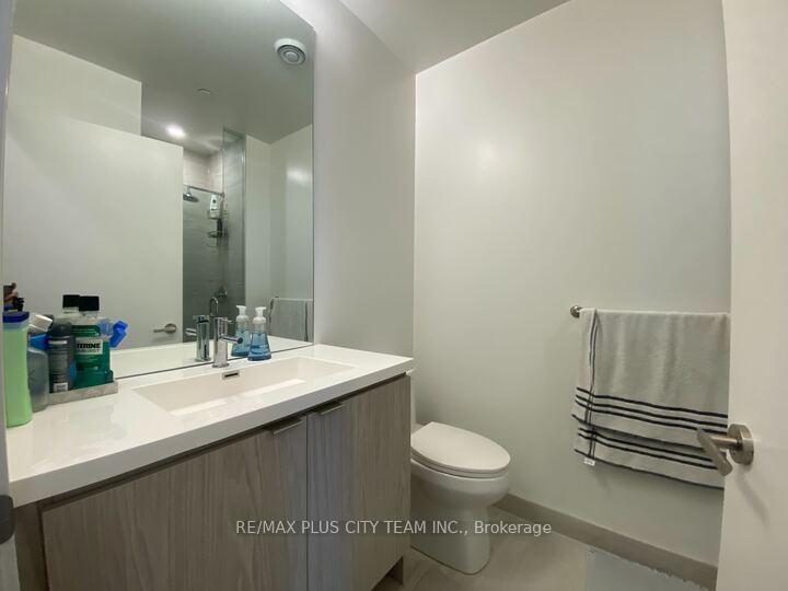 Photo 10 of Unit 2211, 55 Cooper Street, Toronto, Waterfront Communities — HOMEH