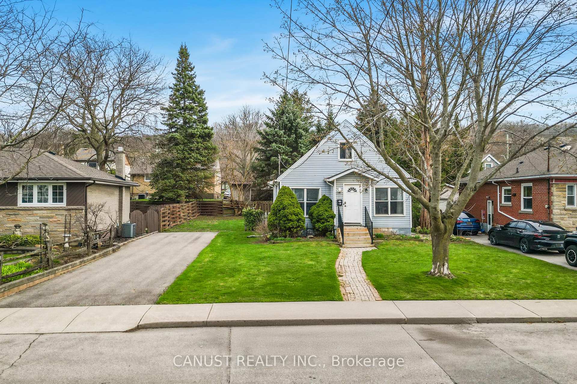 Front of 19 Beaucourt Road