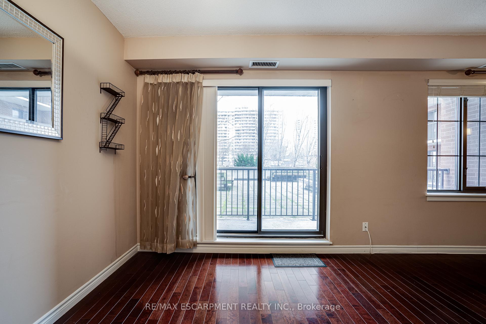 Photo 4 of Unit 210, 47 Caroline Street N, Hamilton, Central — HOMEH