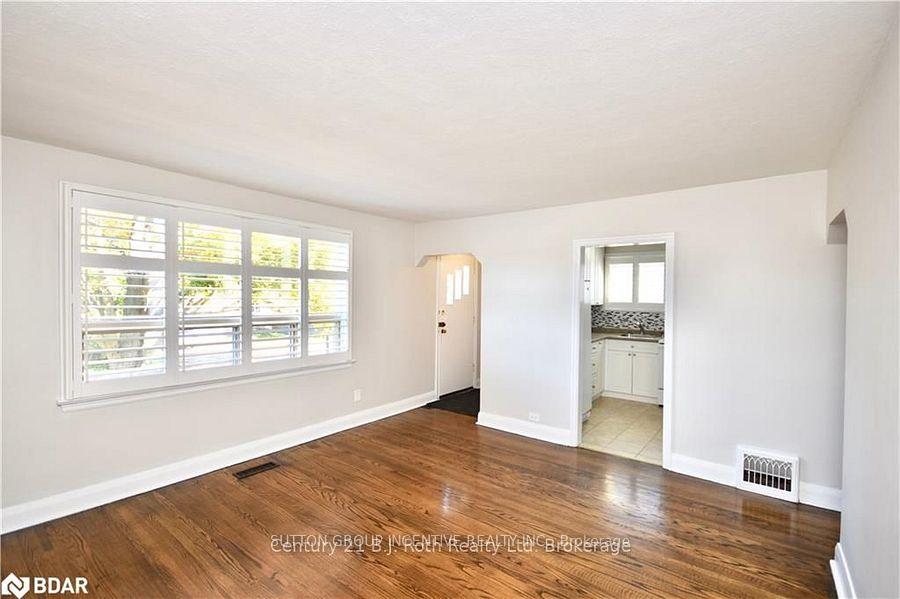Photo 5 of 147 Codrington Street, Barrie, Codrington — HOMEH