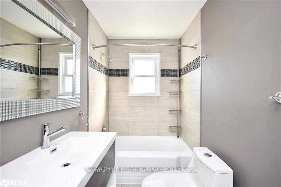 Photo 6 of 147 Codrington Street, Barrie, Codrington — HOMEH