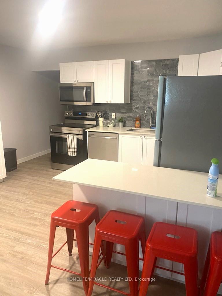 Photo 2 of Unit Unit 5 Level 1, 87 westmount Road N, Waterloo — HOMEH