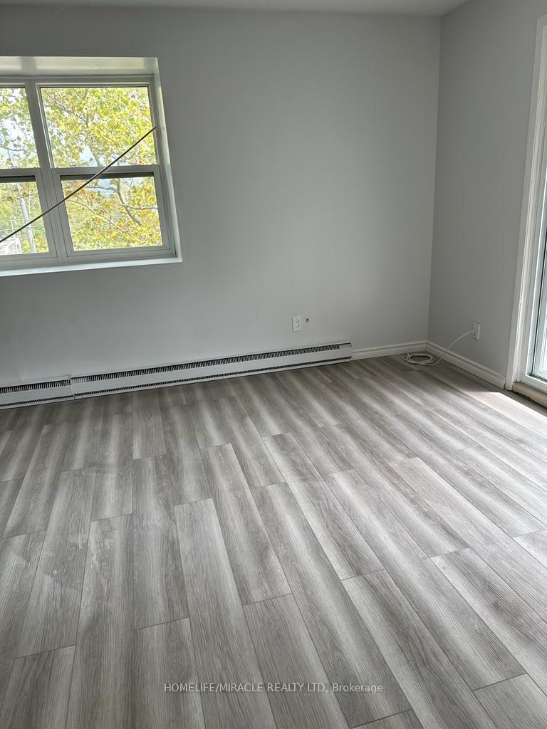 Photo 18 of Unit Unit 5 Level 1, 87 westmount Road N, Waterloo — HOMEH