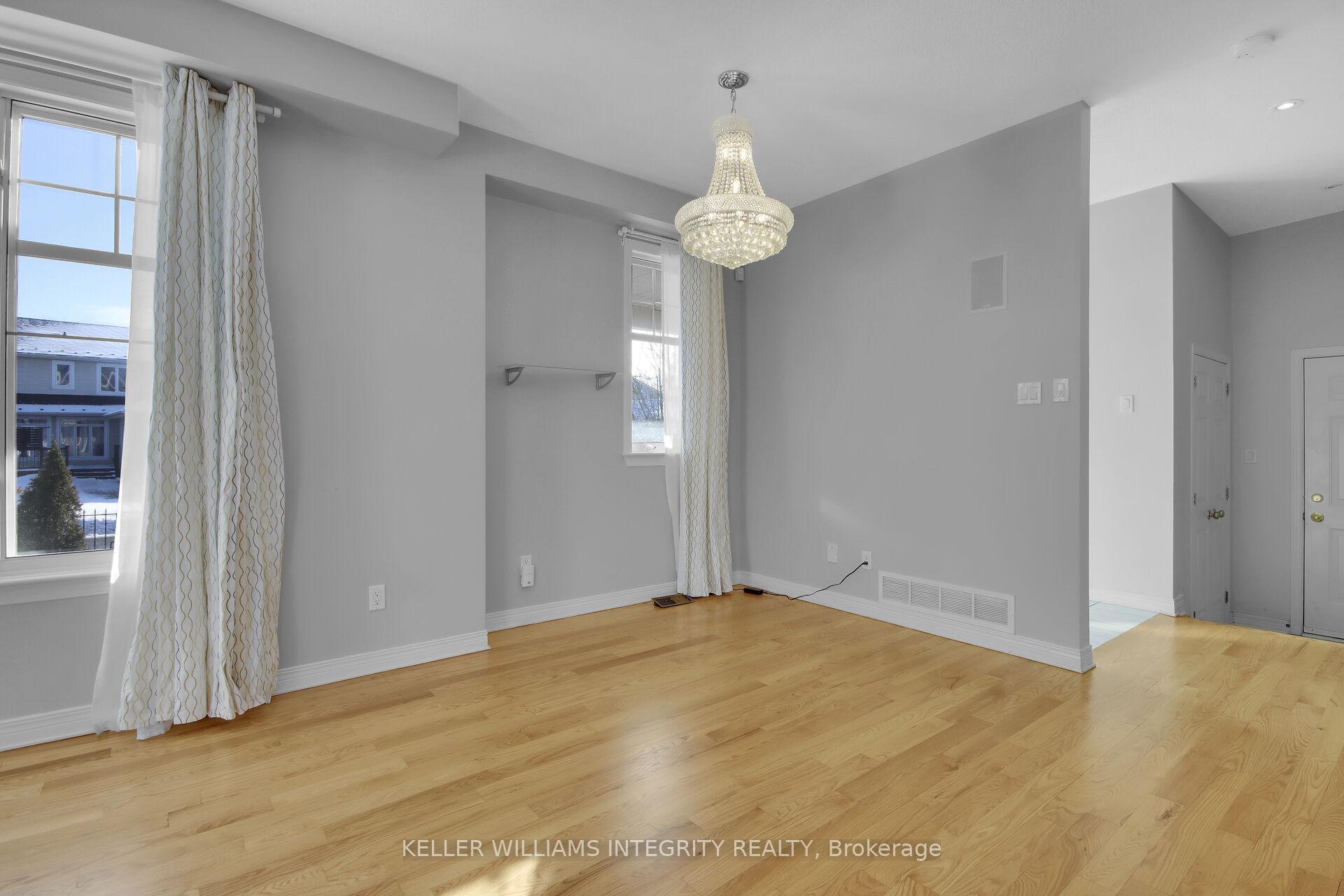 Photo 10 of 501 Devonwood Circle, Ottawa, Blossom Park/Kemp Park/Findlay Creek — HOMEH