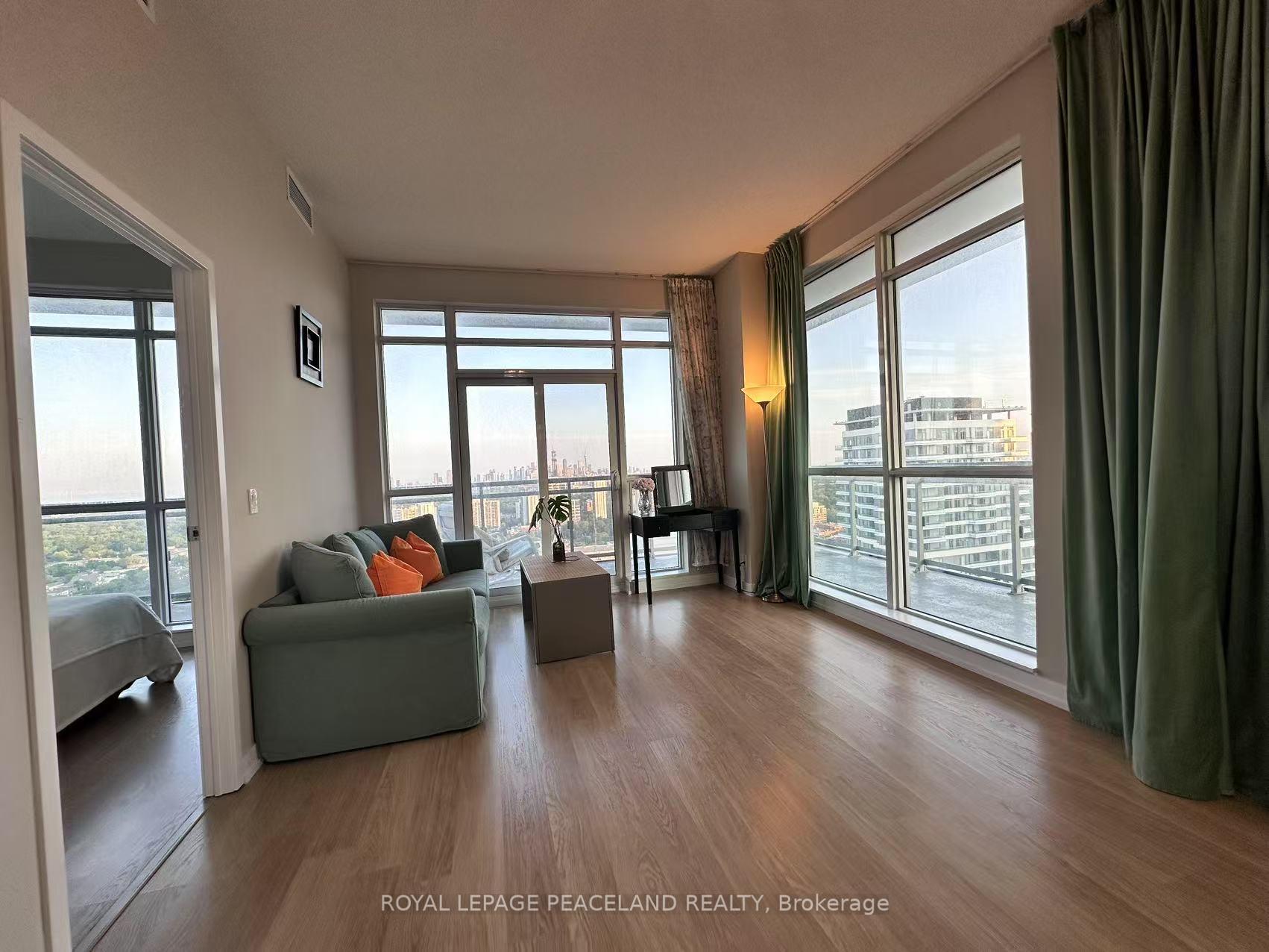 Photo 3 of Unit 3218, 98 Lillian Street, Toronto, Mount Pleasant West — HOMEH