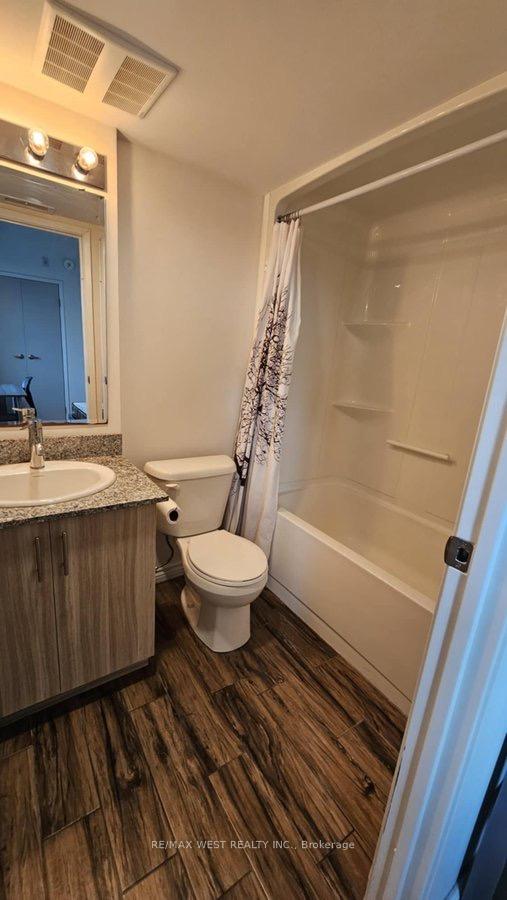 Photo 4 of Unit PH601, 275 Larch Street, Waterloo, Lakeshore Village — HOMEH