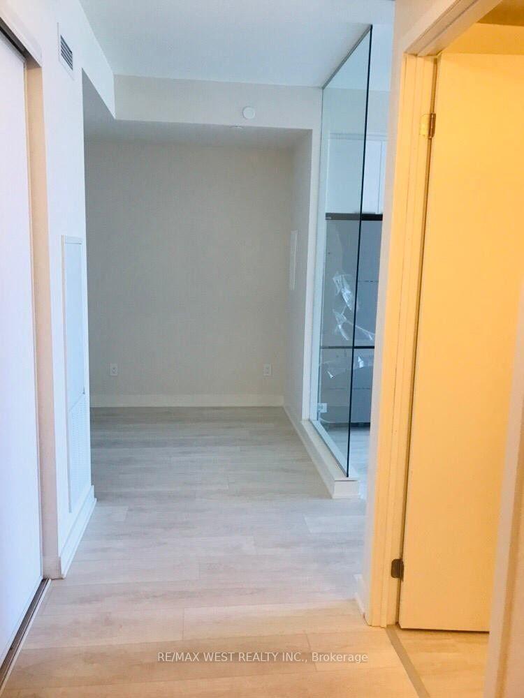 Photo 4 of Unit 1606, 6 Sonic Way, Toronto, Flemingdon Park — HOMEH