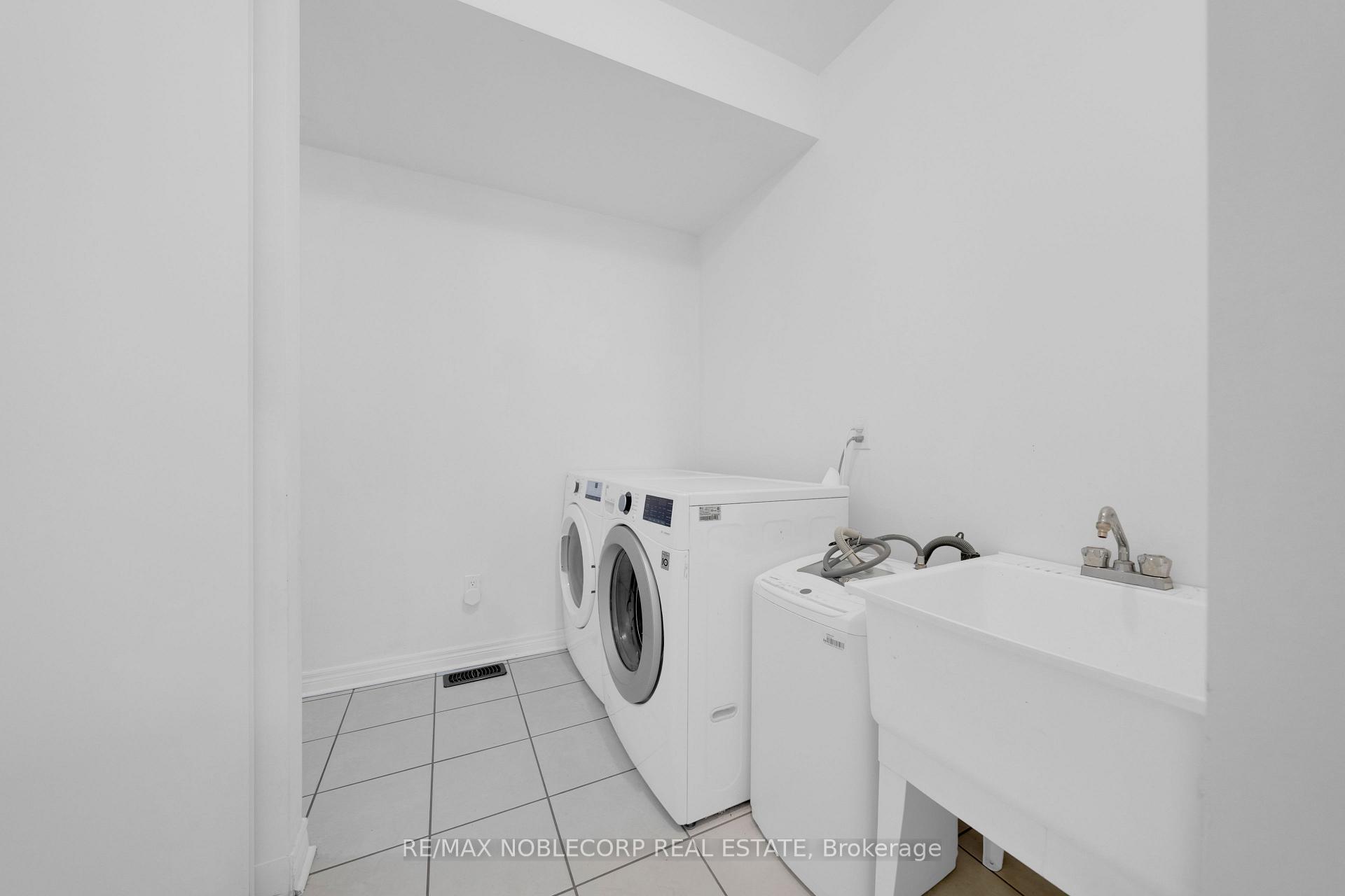 Photo 7 of 48 Monabelle Crescent, Brampton, Vales of Castlemore North — HOMEH