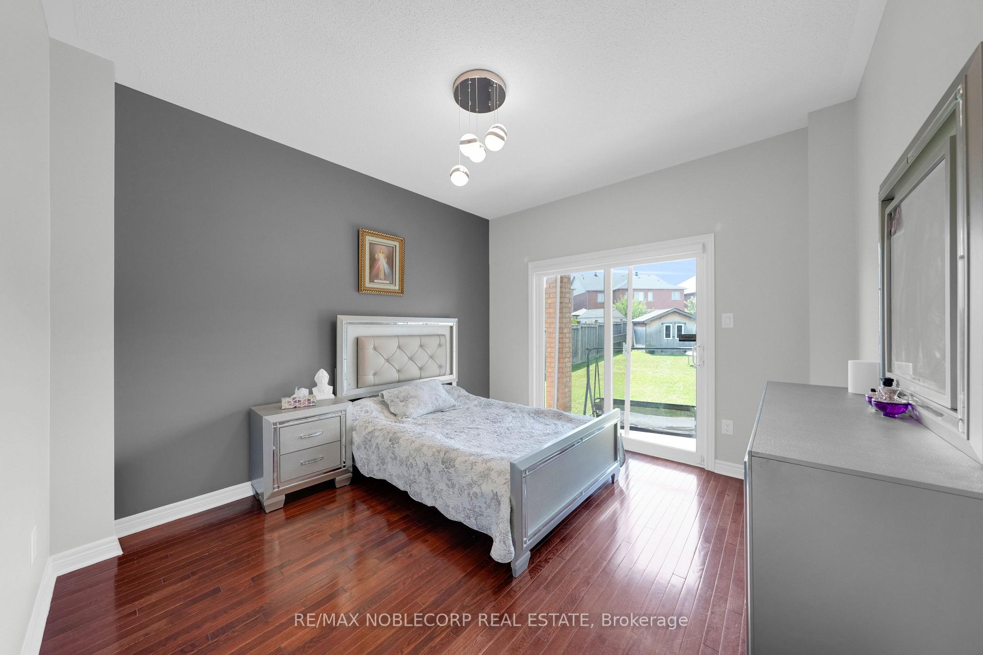 Photo 36 of 48 Monabelle Crescent, Brampton, Vales of Castlemore North — HOMEH