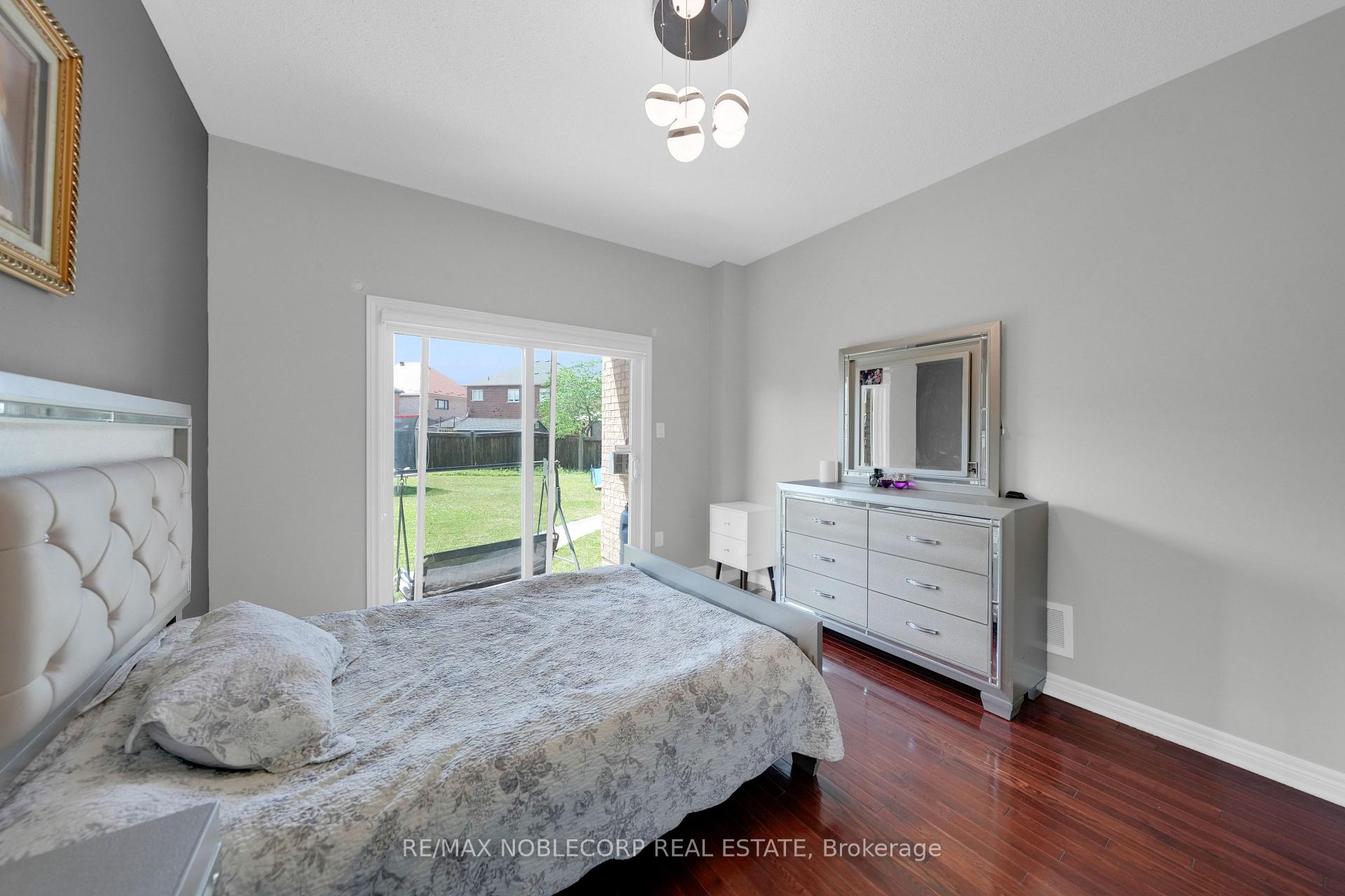 Photo 26 of 48 Monabelle Crescent, Brampton, Vales of Castlemore North — HOMEH