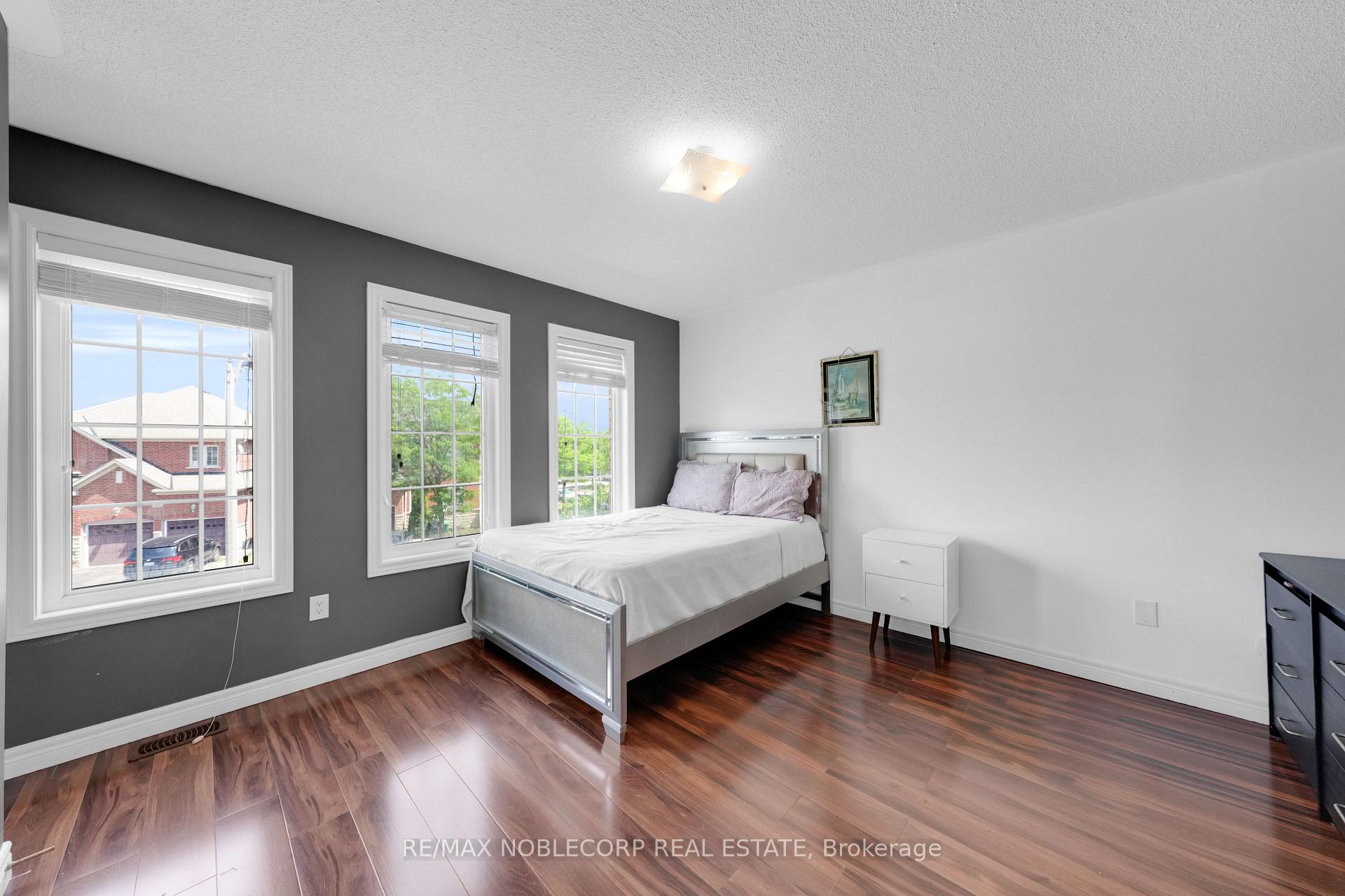 Photo 29 of 48 Monabelle Crescent, Brampton, Vales of Castlemore North — HOMEH