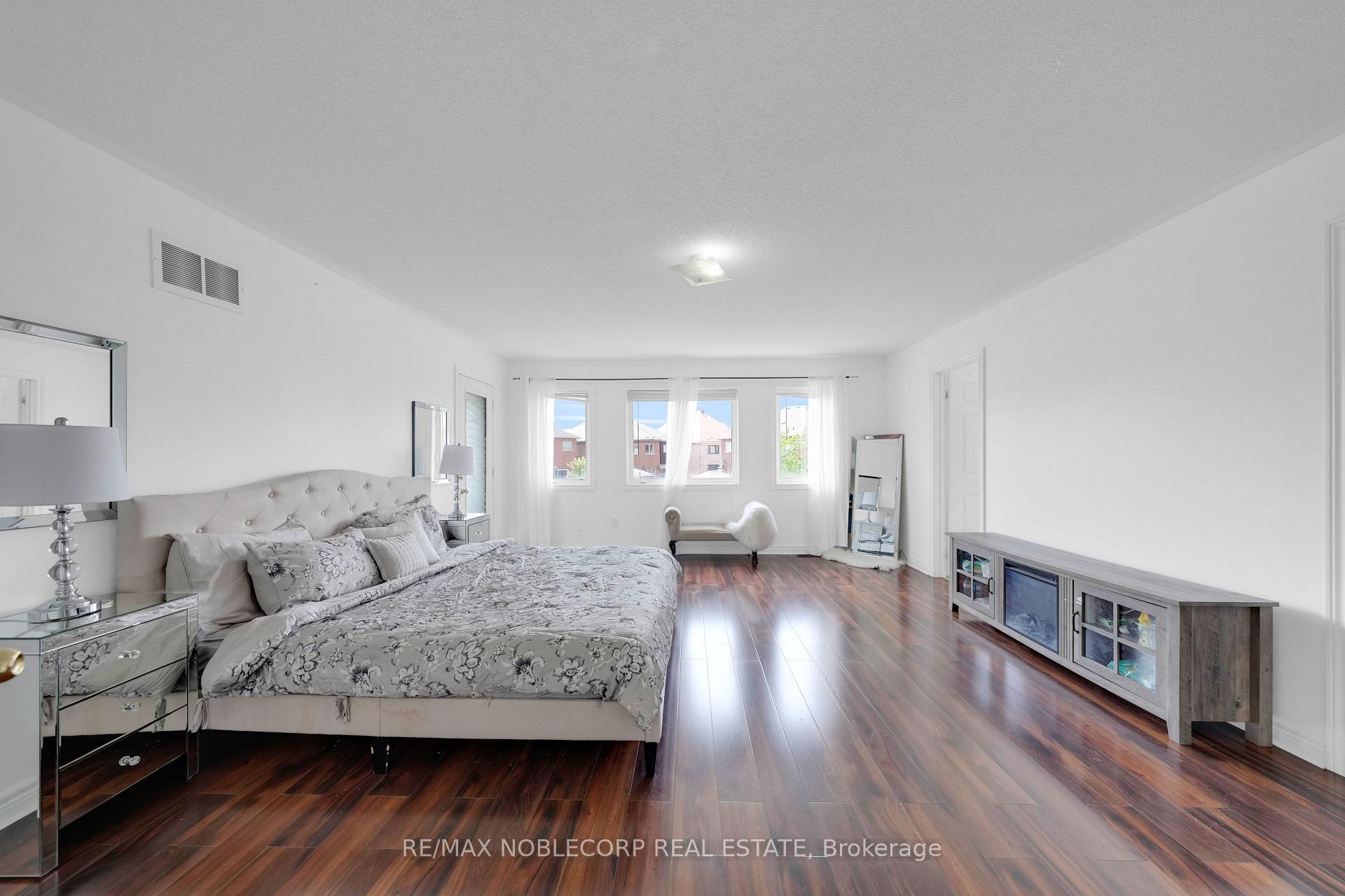 Photo 38 of 48 Monabelle Crescent, Brampton, Vales of Castlemore North — HOMEH