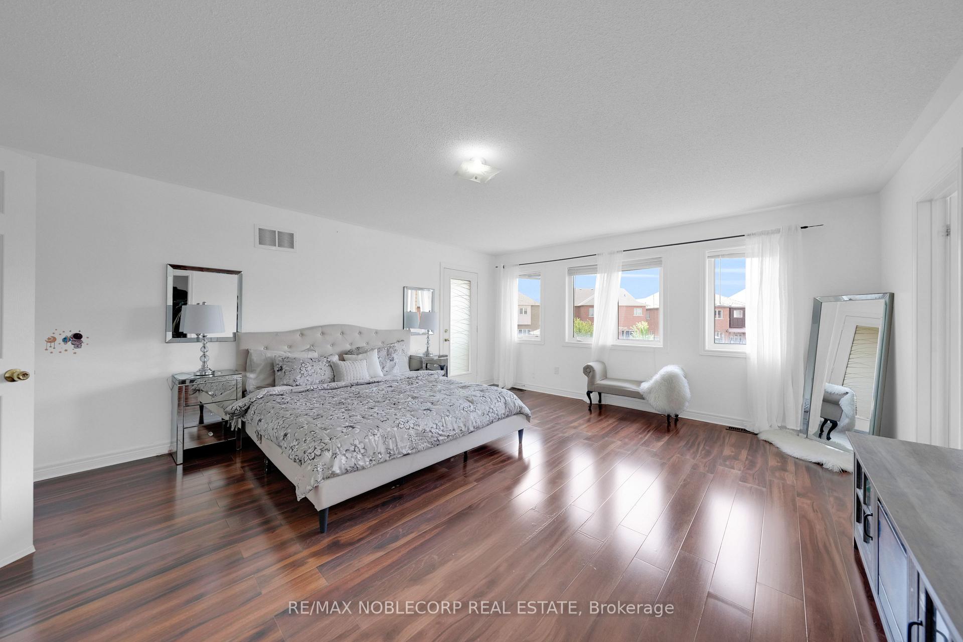 Photo 30 of 48 Monabelle Crescent, Brampton, Vales of Castlemore North — HOMEH