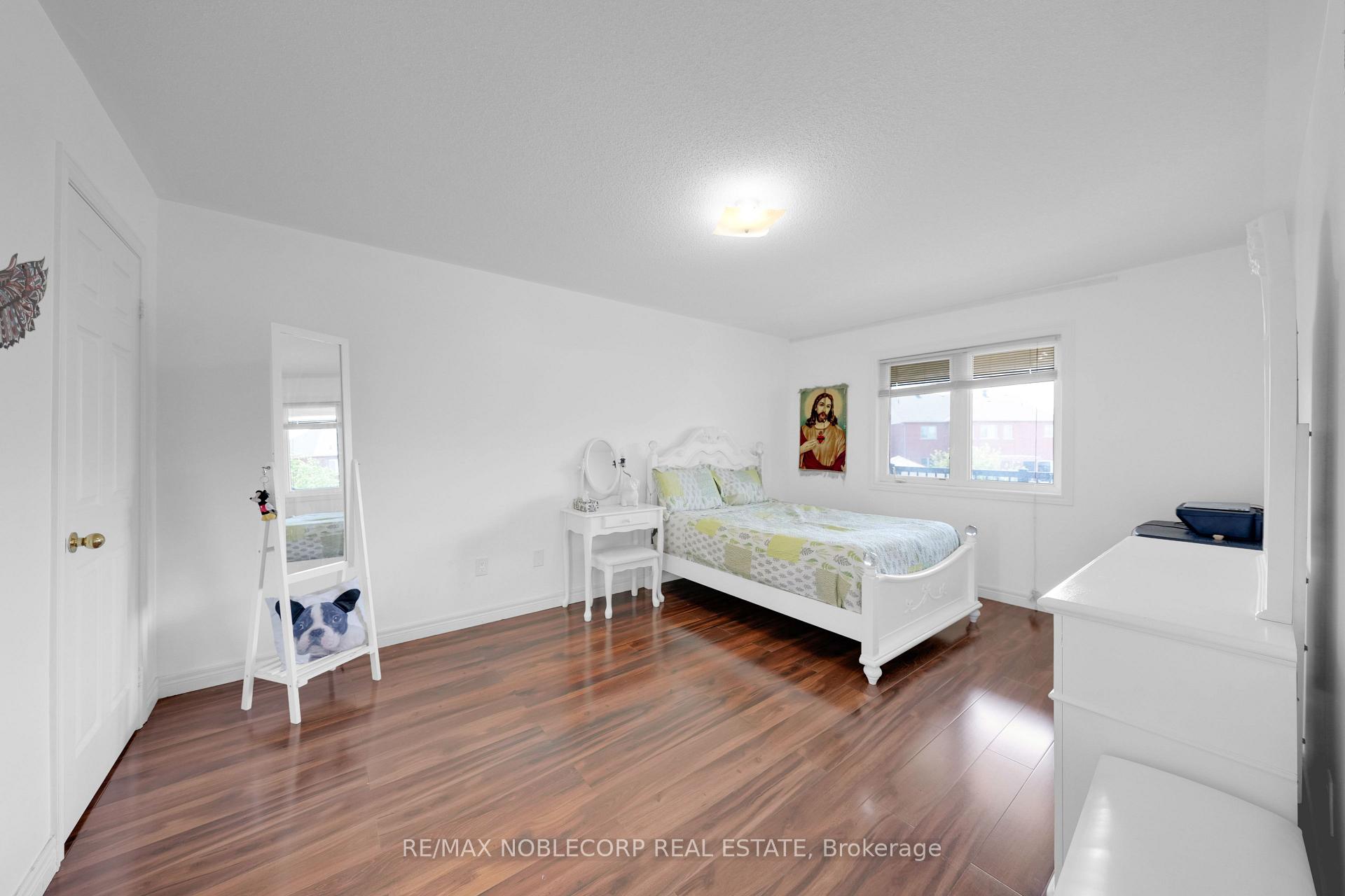 Photo 32 of 48 Monabelle Crescent, Brampton, Vales of Castlemore North — HOMEH