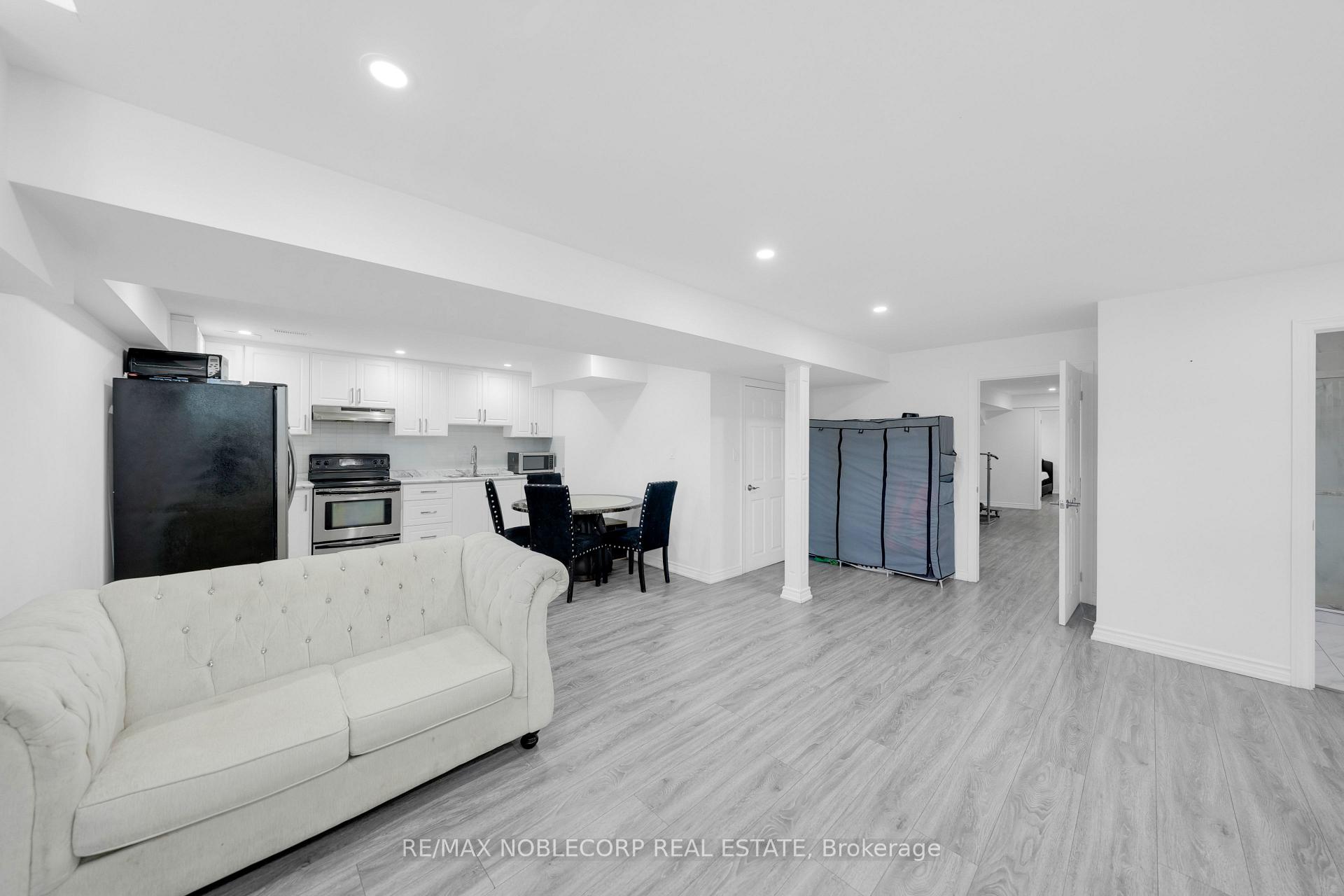Photo 42 of 48 Monabelle Crescent, Brampton, Vales of Castlemore North — HOMEH