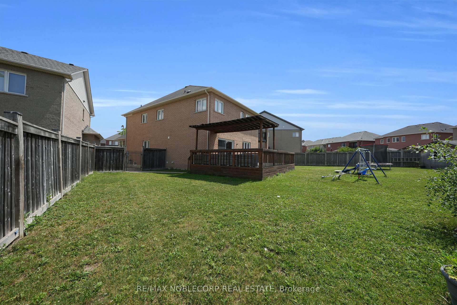 Photo 45 of 48 Monabelle Crescent, Brampton, Vales of Castlemore North — HOMEH