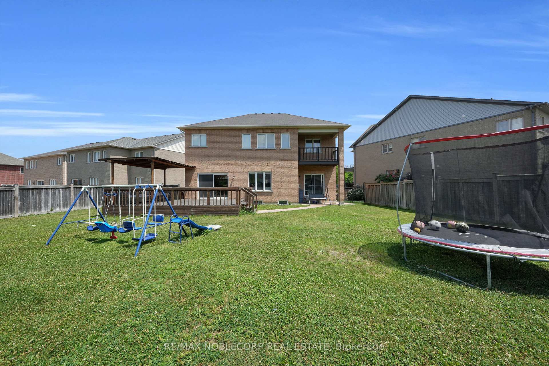 Photo 43 of 48 Monabelle Crescent, Brampton, Vales of Castlemore North — HOMEH