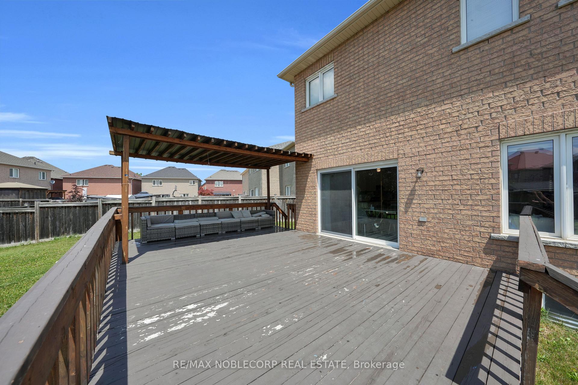 Photo 46 of 48 Monabelle Crescent, Brampton, Vales of Castlemore North — HOMEH