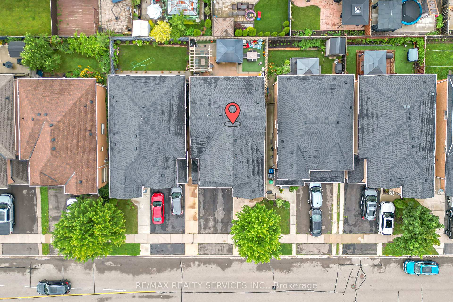 Photo 4 of 119 Crown Victoria Drive, Brampton, Fletcher's Meadow — HOMEH