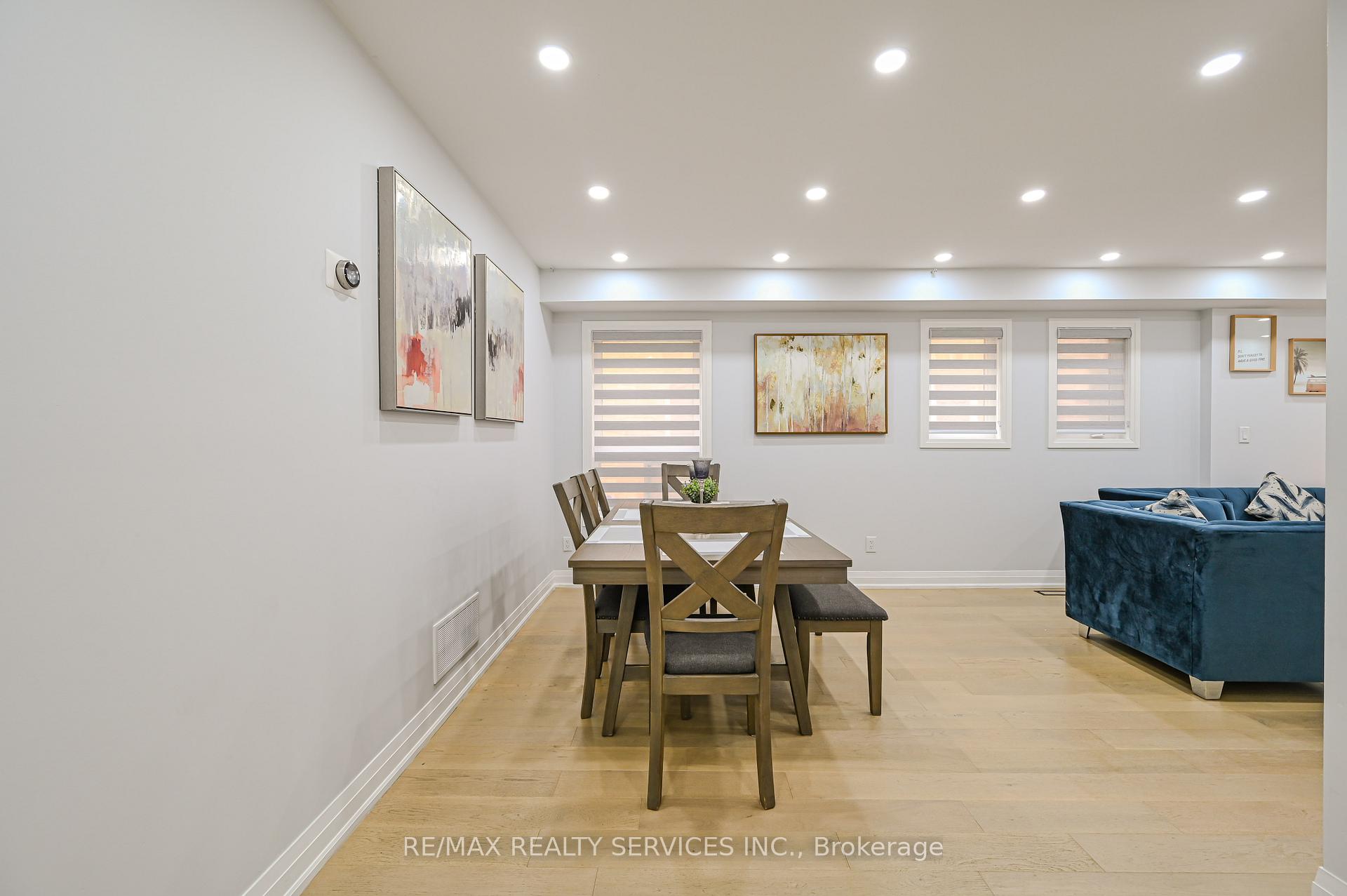 Photo 5 of 119 Crown Victoria Drive, Brampton, Fletcher's Meadow — HOMEH