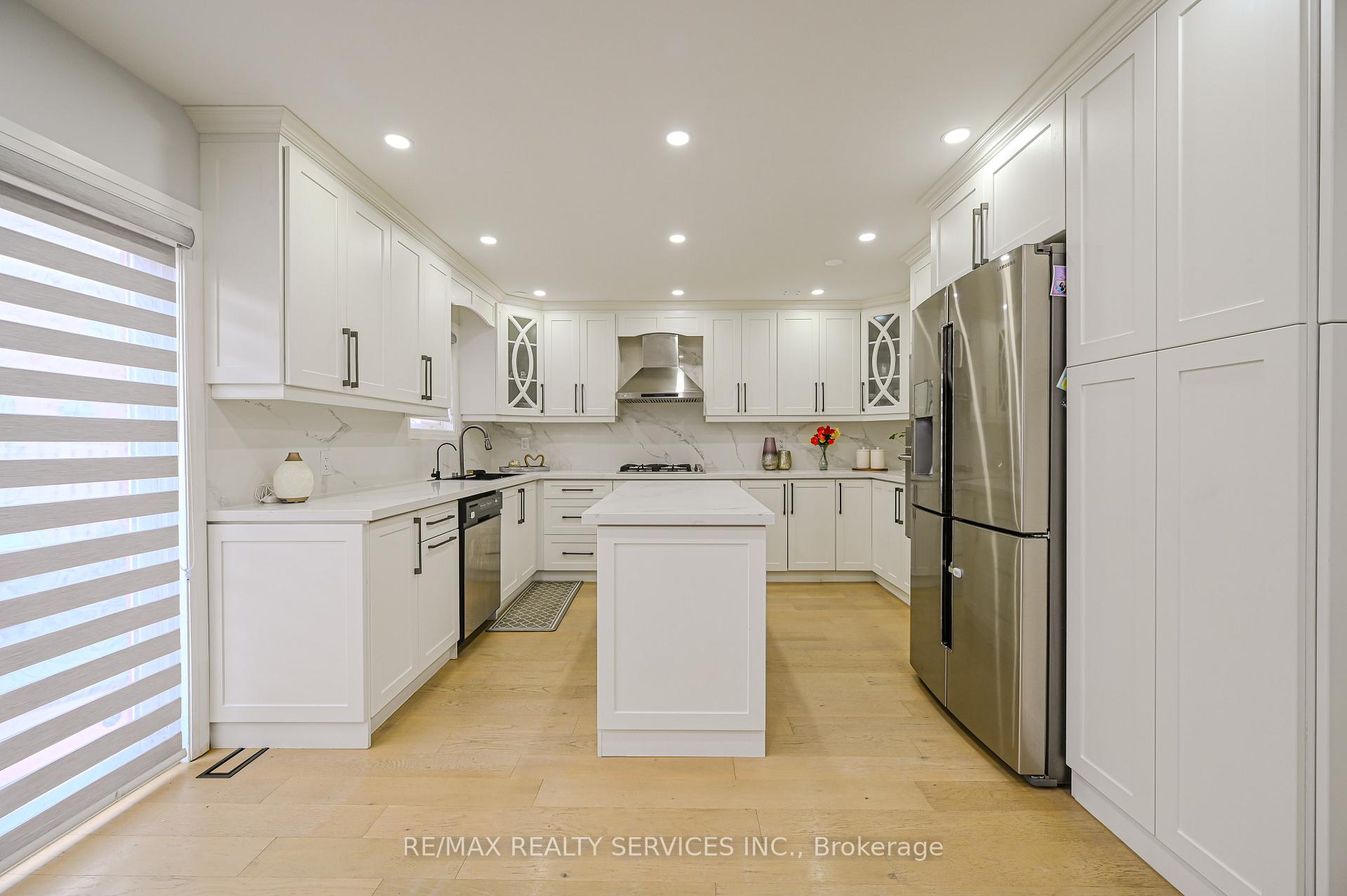 Photo 13 of 119 Crown Victoria Drive, Brampton, Fletcher's Meadow — HOMEH