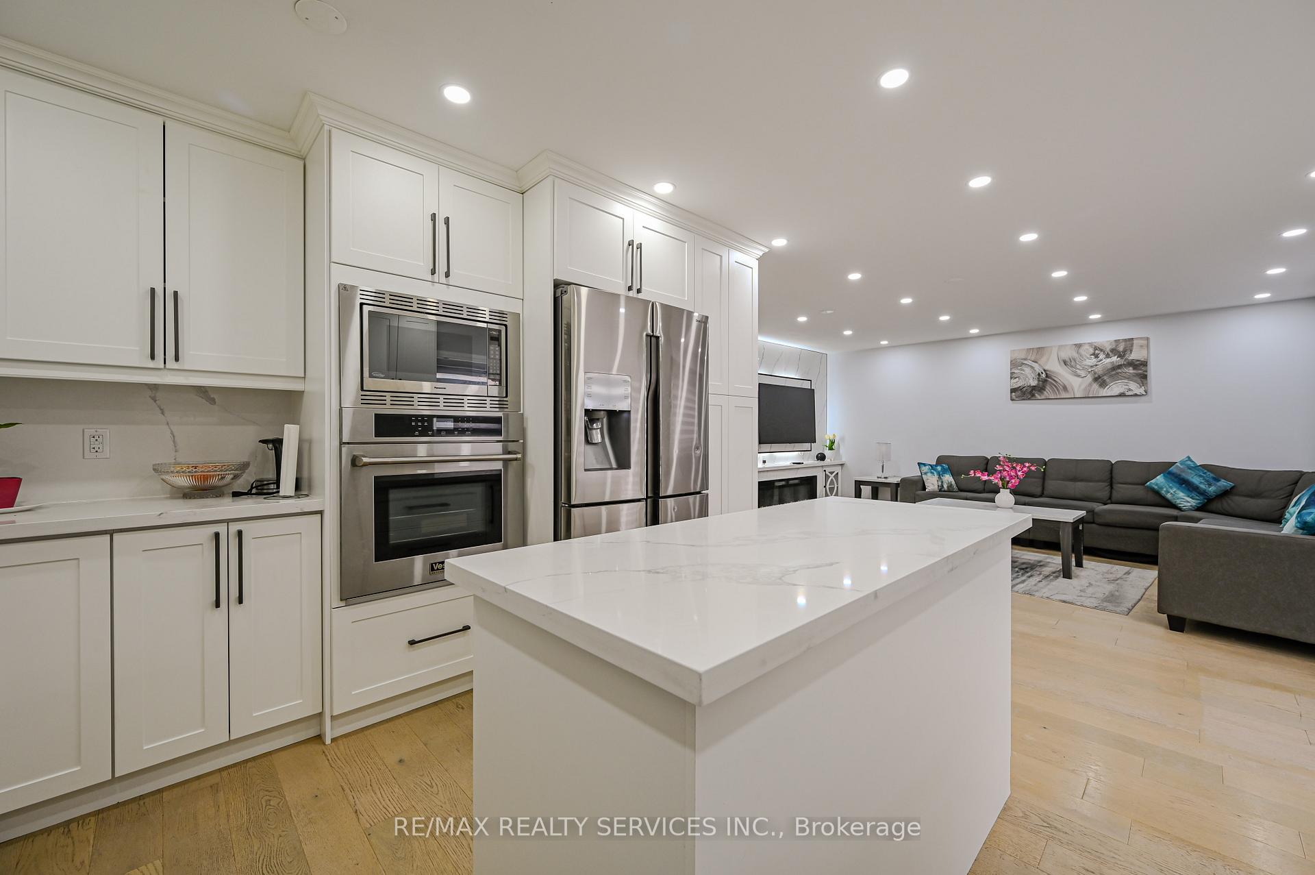 Photo 18 of 119 Crown Victoria Drive, Brampton, Fletcher's Meadow — HOMEH