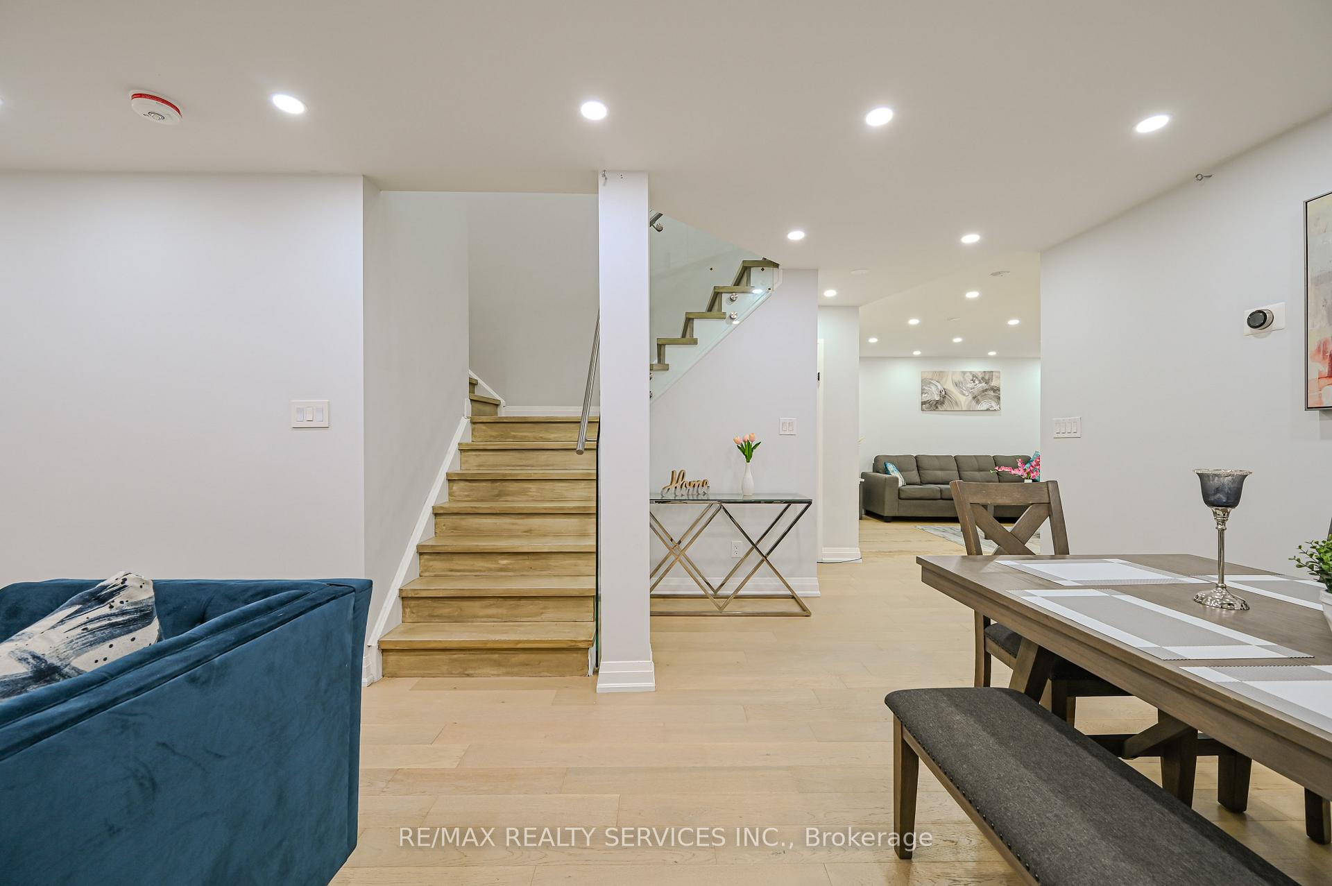 Photo 23 of 119 Crown Victoria Drive, Brampton, Fletcher's Meadow — HOMEH