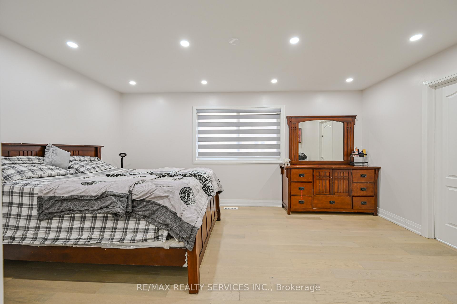 Photo 26 of 119 Crown Victoria Drive, Brampton, Fletcher's Meadow — HOMEH