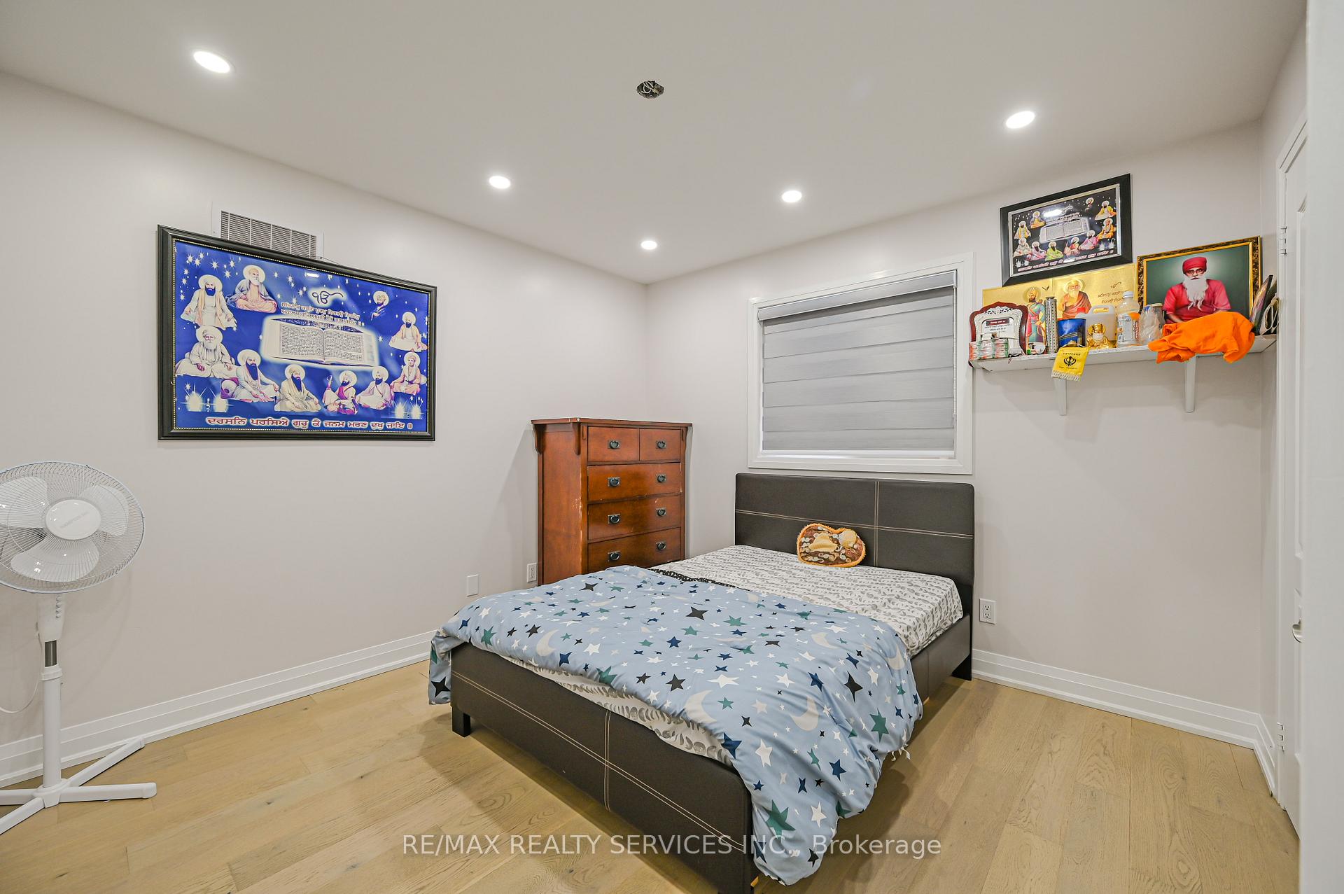 Photo 33 of 119 Crown Victoria Drive, Brampton, Fletcher's Meadow — HOMEH