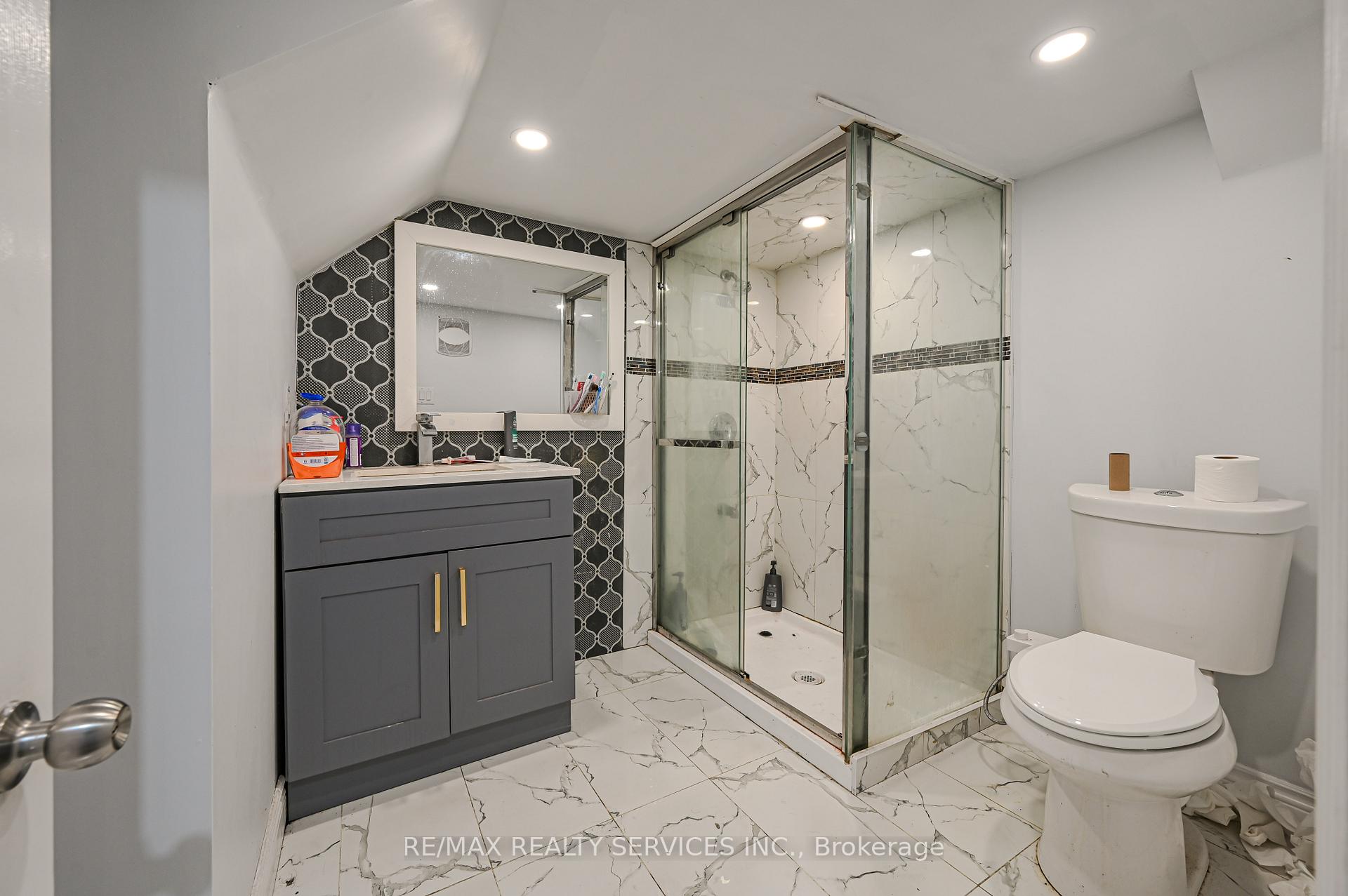 Photo 36 of 119 Crown Victoria Drive, Brampton, Fletcher's Meadow — HOMEH